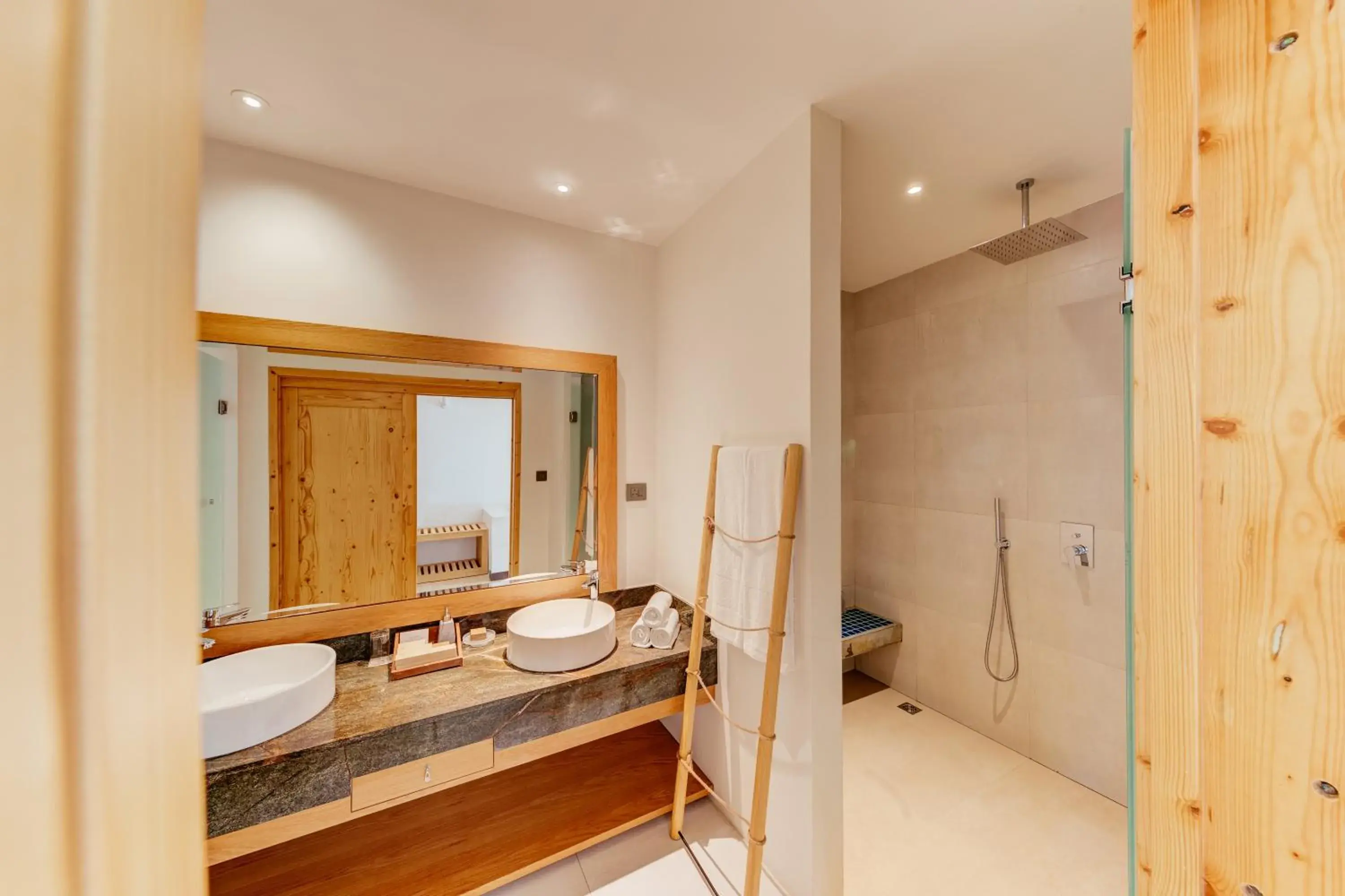 Bathroom in Cinnamon Dhonveli Maldives - Free One-Way Speedboat and 02 Kids Under 12 Stay & Dine Free Bathroom in Cinnamon Dhonveli Maldives - Free One-Way Speedboat and 02 Kids Under 12 Stay & Dine Free