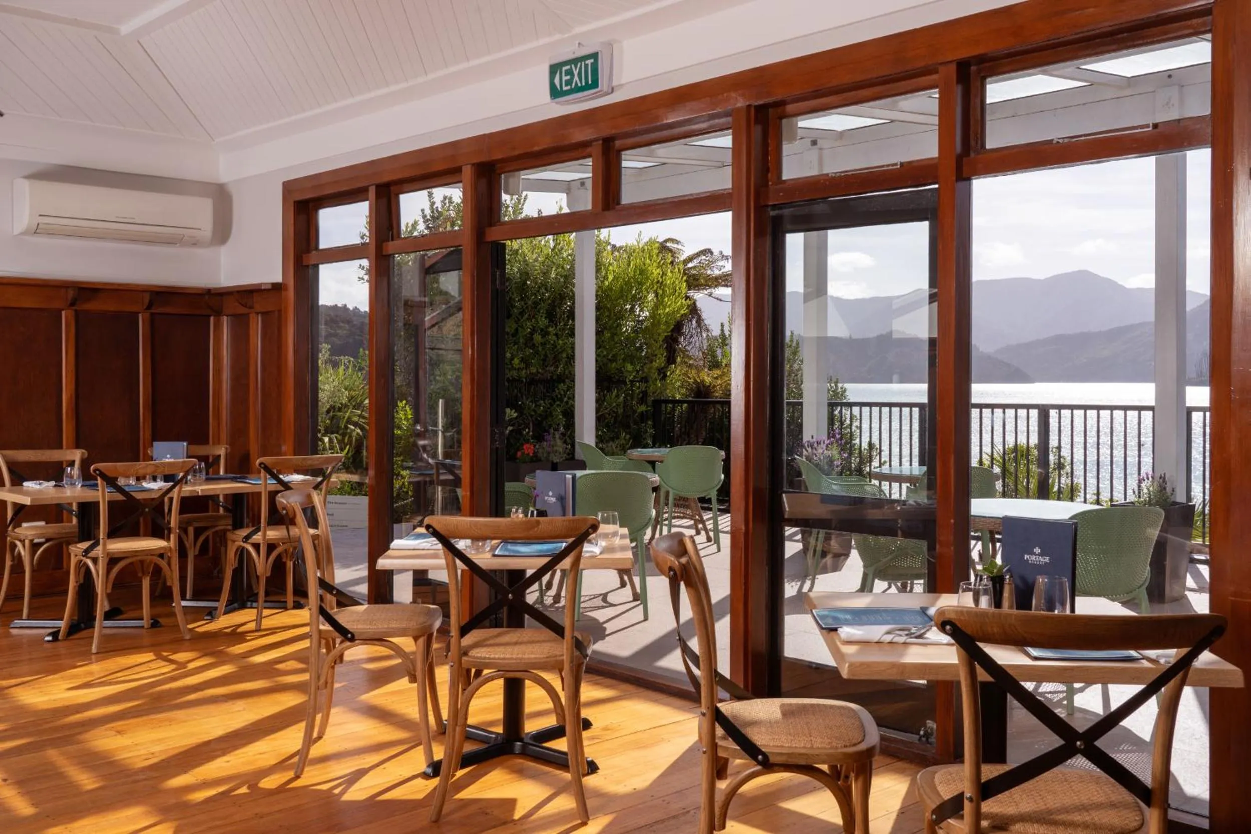 Restaurant/places to eat in The Portage Resort