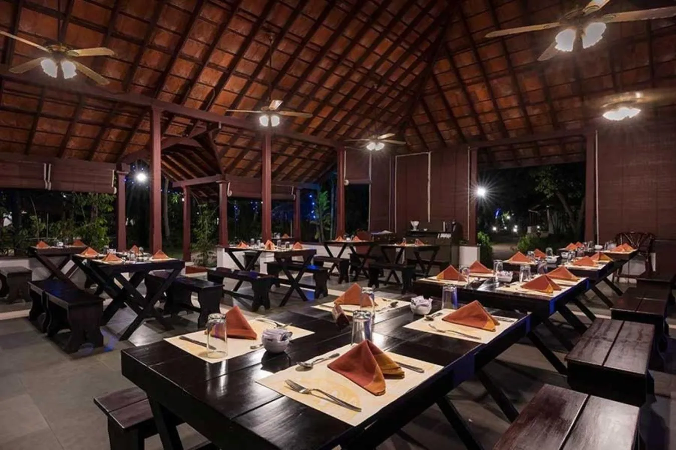 Restaurant/places to eat in Abad Turtle Beach