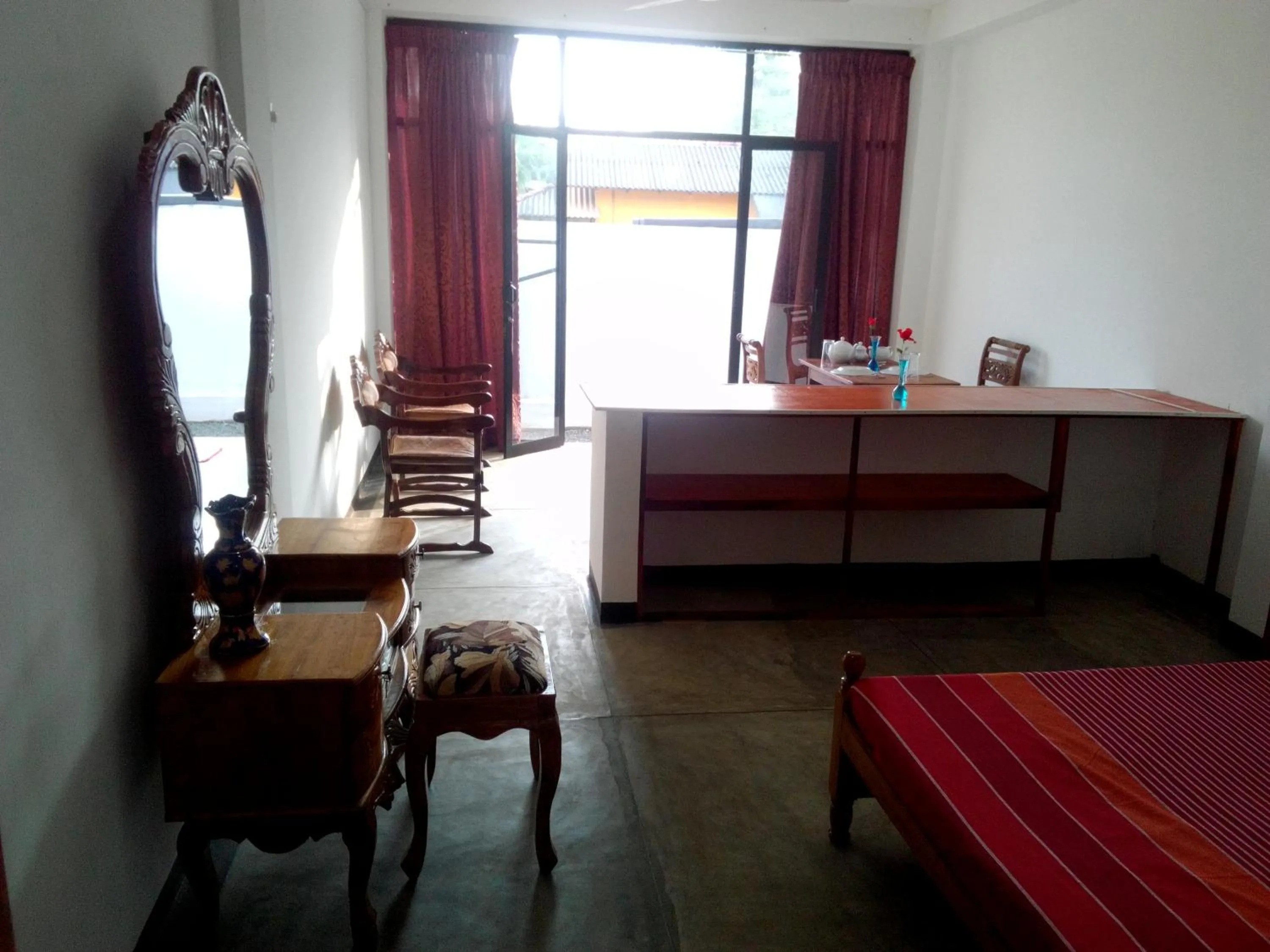 Property building in Villa Maleena