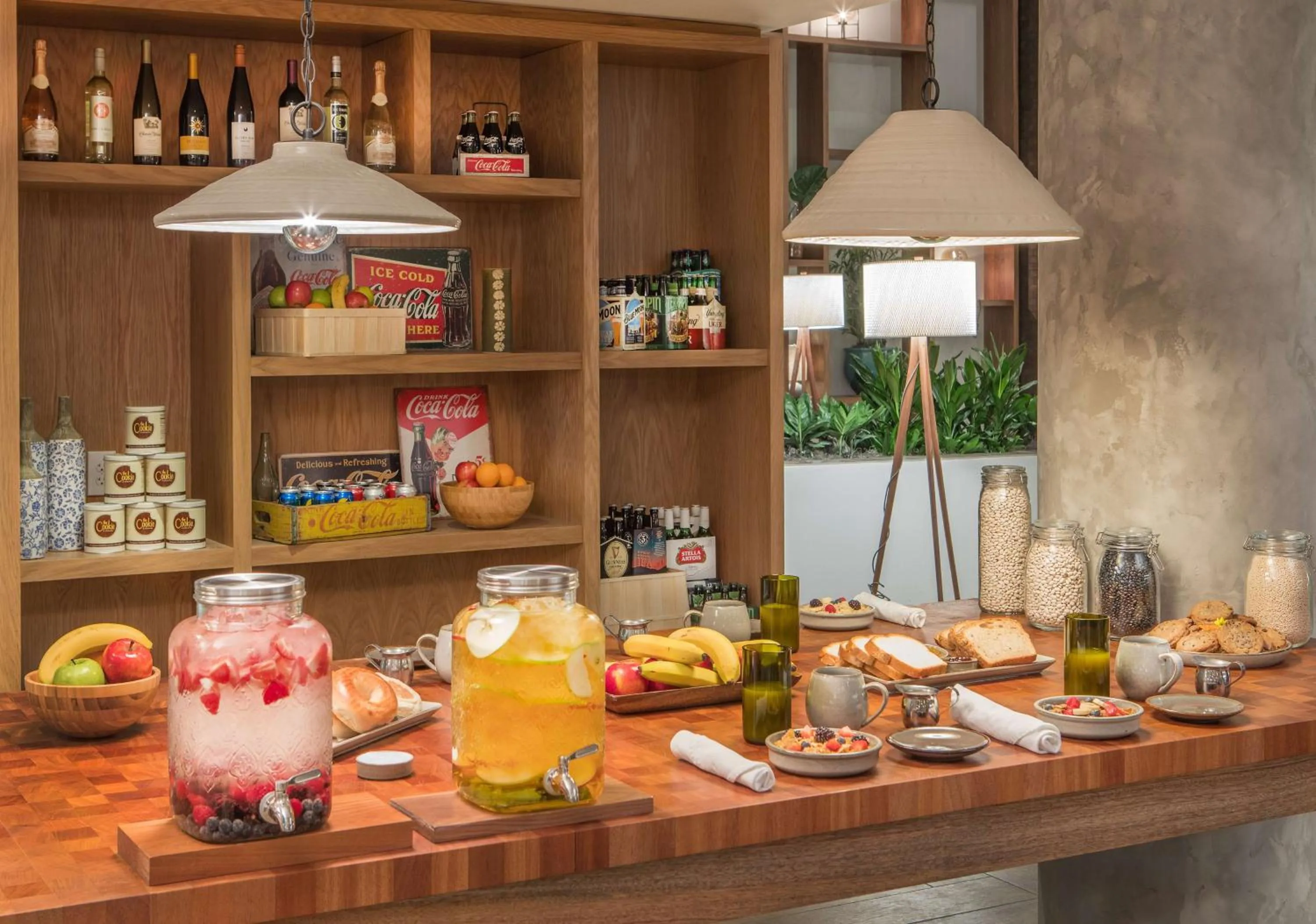 Restaurant/places to eat in DoubleTree by Hilton Atlanta Northwest/Marietta