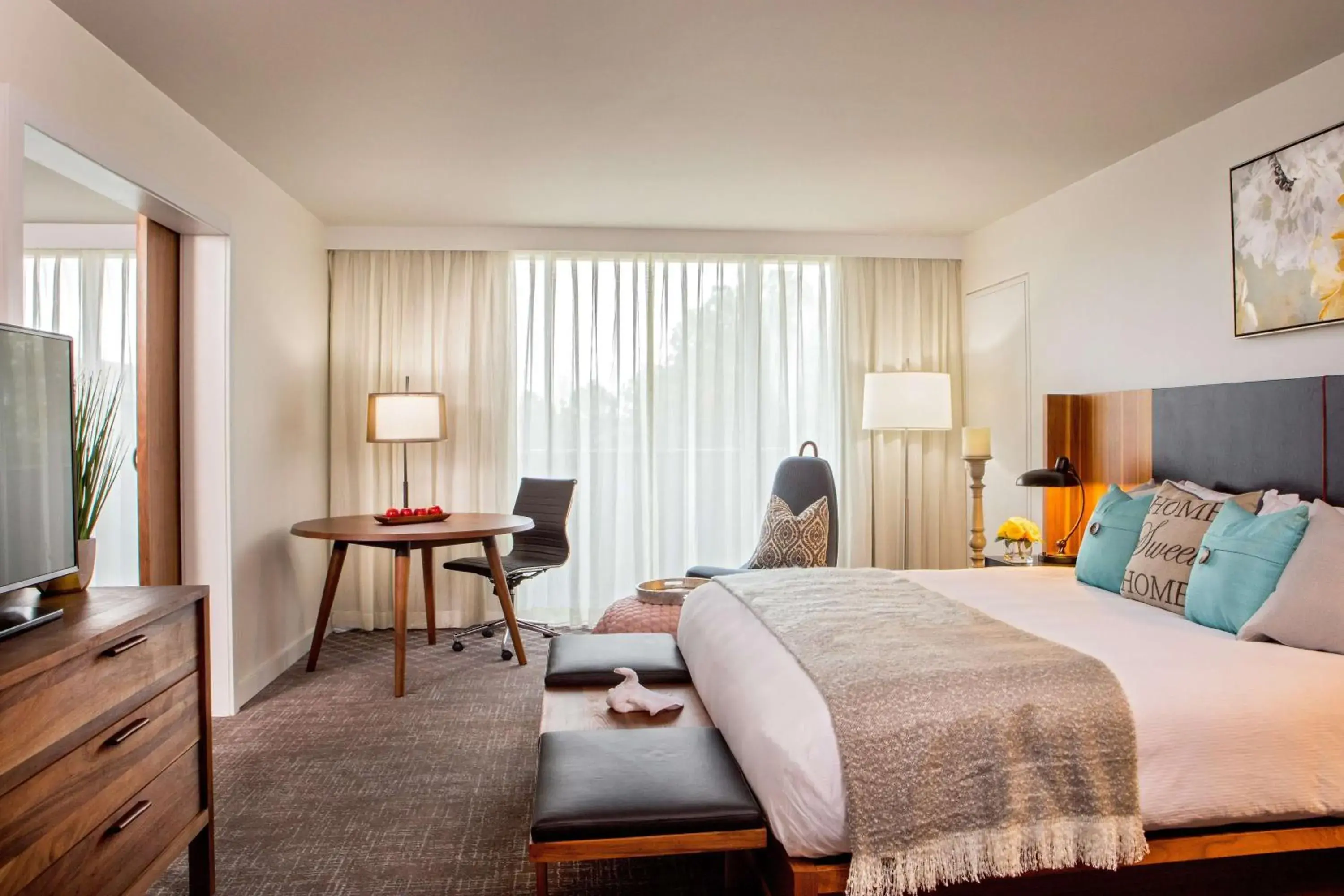 Two-Room King Suite with kitchenette in DoubleTree by Hilton Atlanta Northwest/Marietta Two-Room King Suite with kitchenette in DoubleTree by Hilton Atlanta Northwest/Marietta