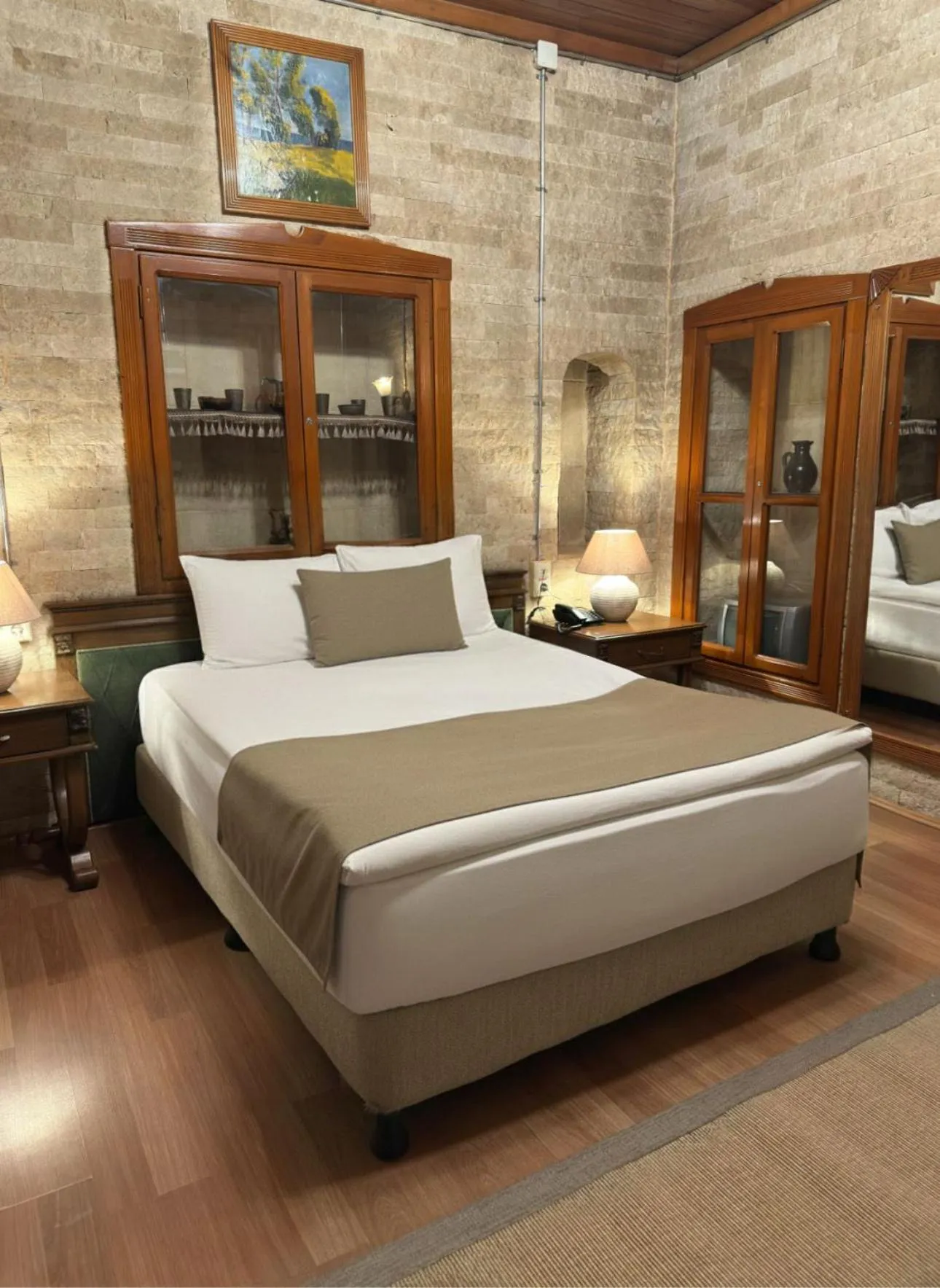 Bedroom, Bed in Zeynep Hanim Konagi