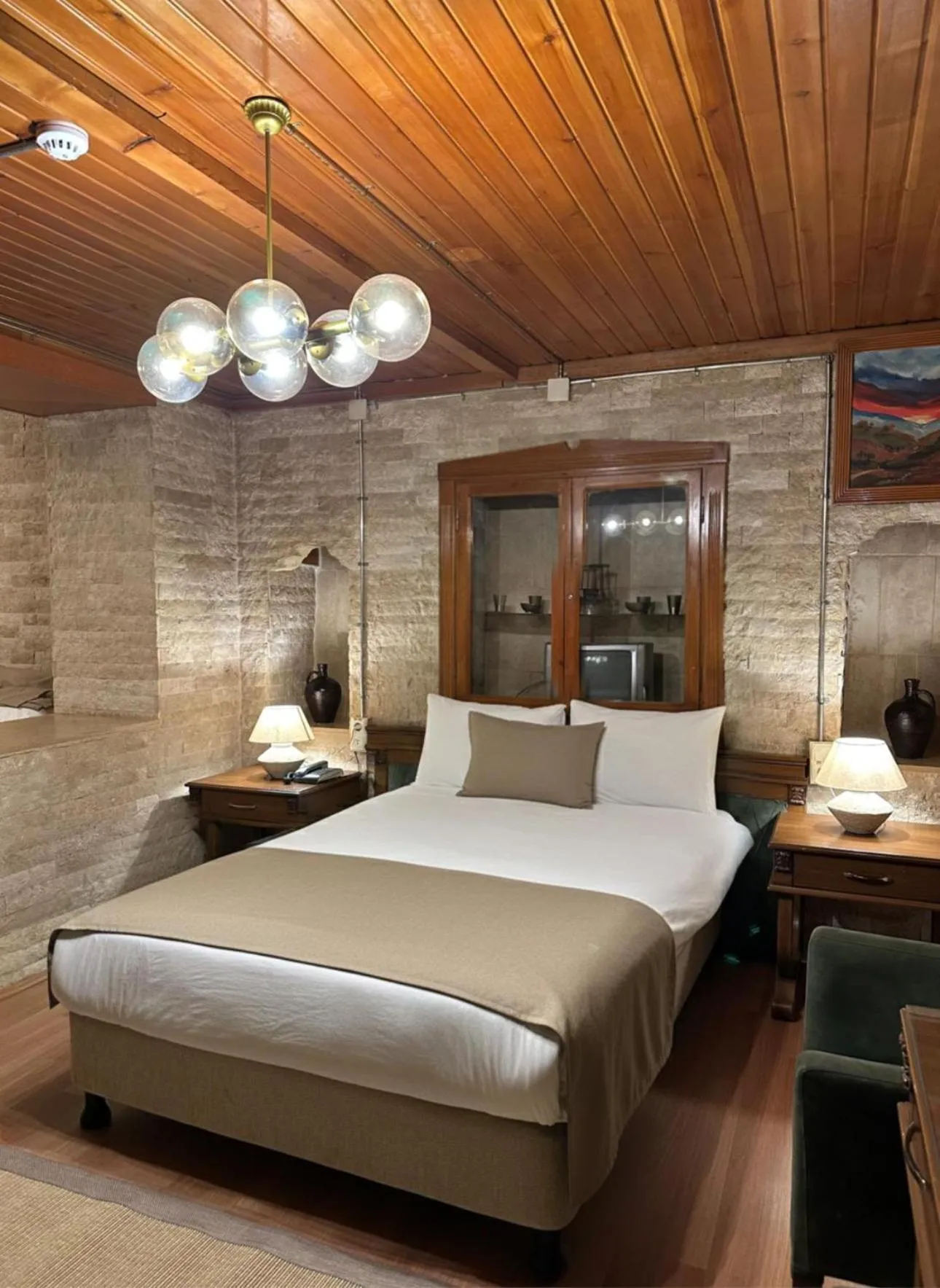 Bedroom, Bed in Zeynep Hanim Konagi