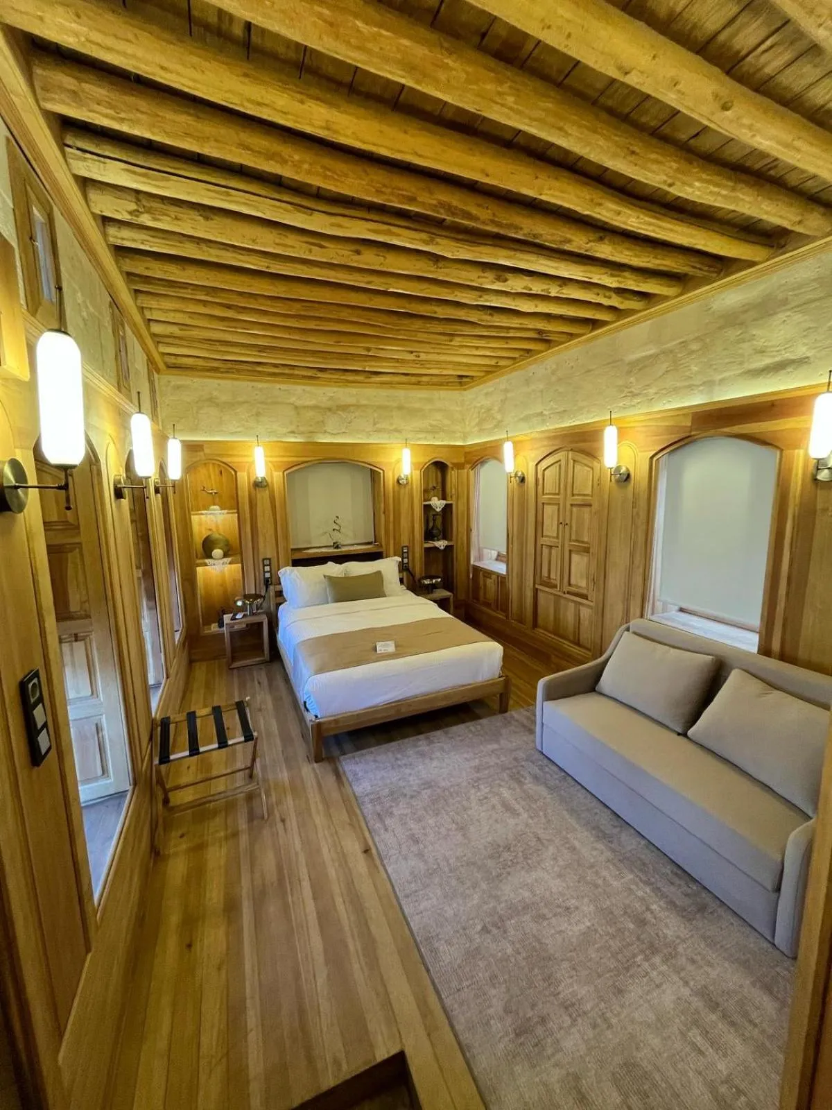 Photo of the whole room, Bed in Zeynep Hanim Konagi