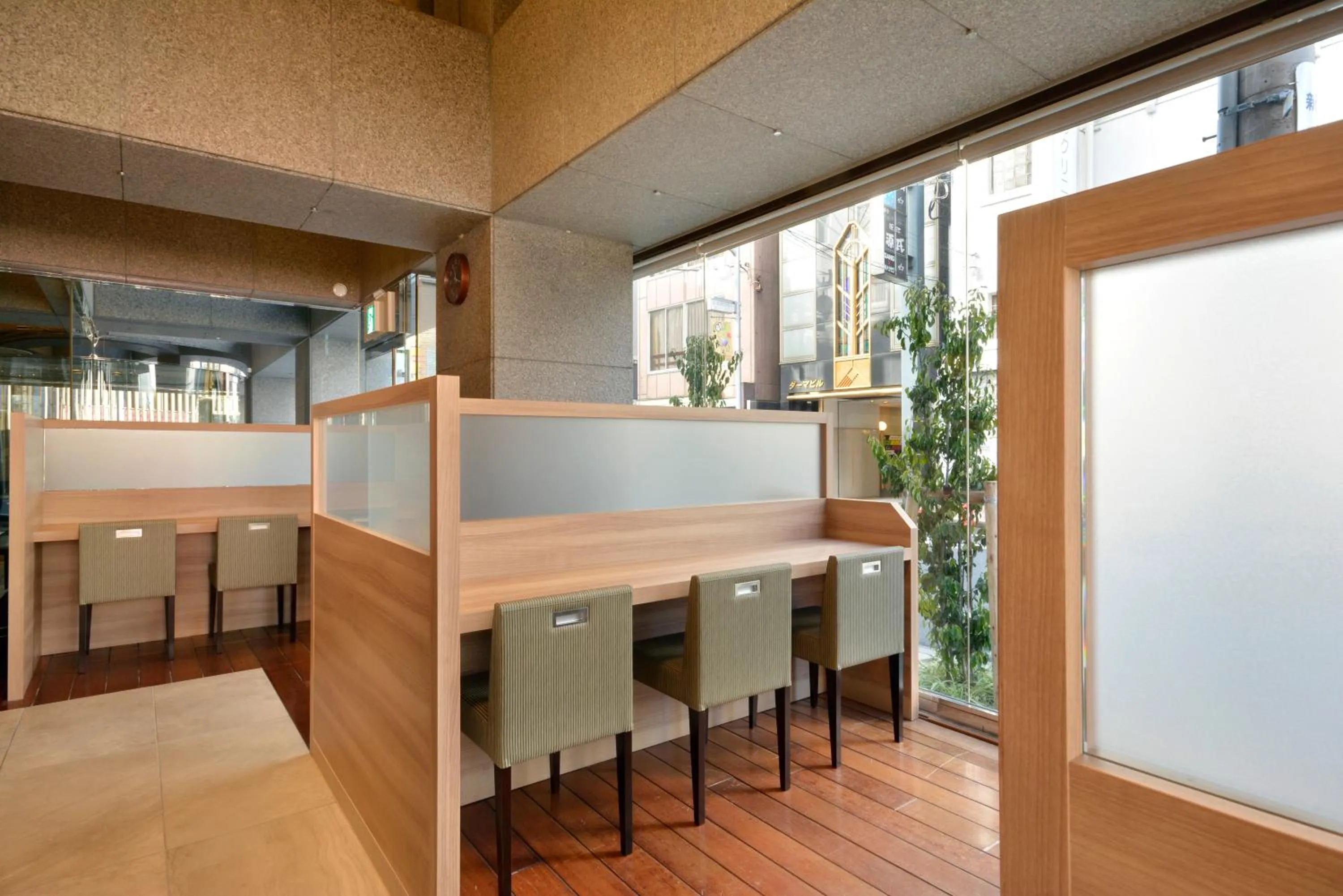 Restaurant/places to eat in Premier Hotel Cabin Shinjuku