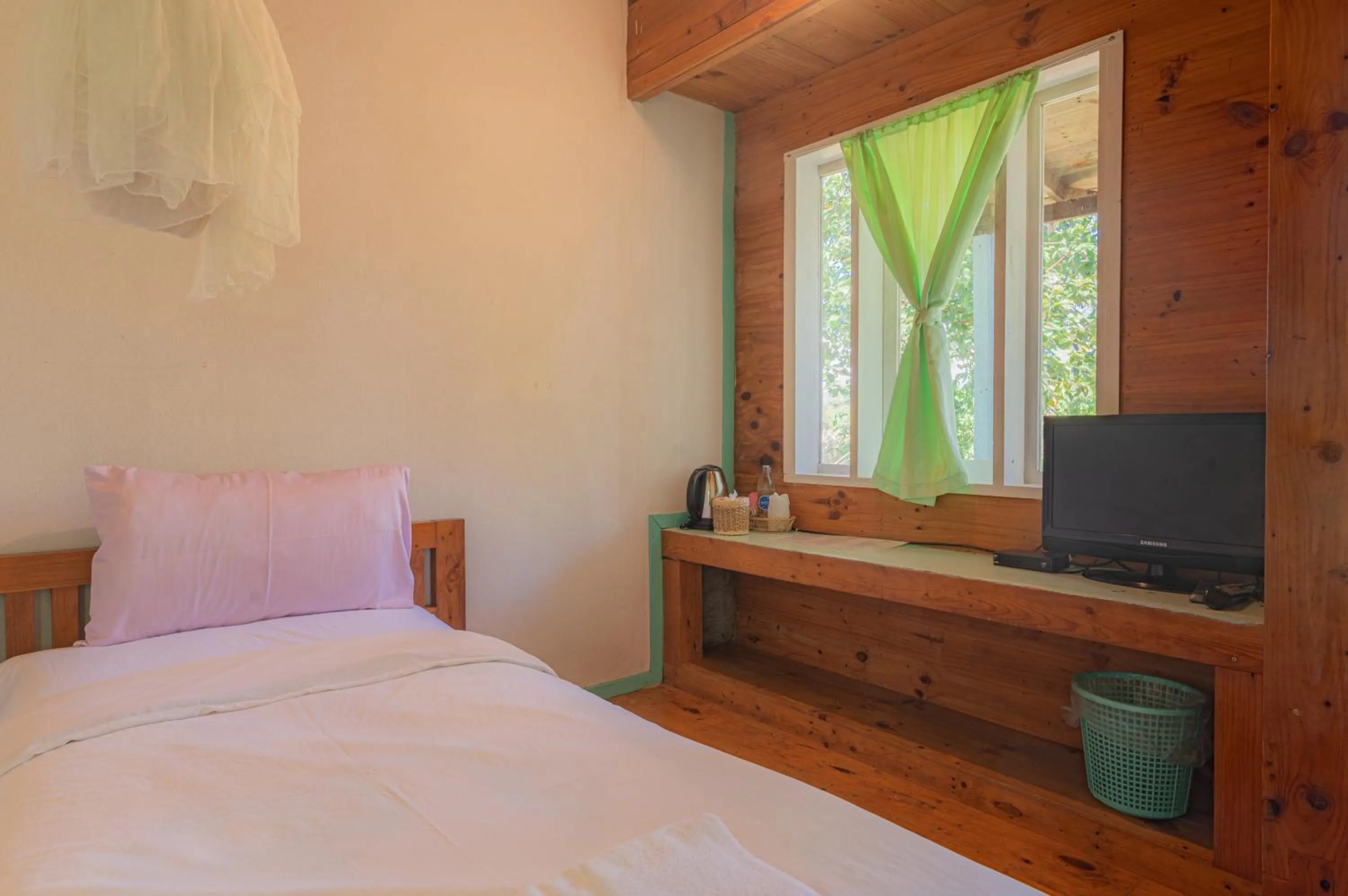 Property building, Bed in Pai Flora Resort