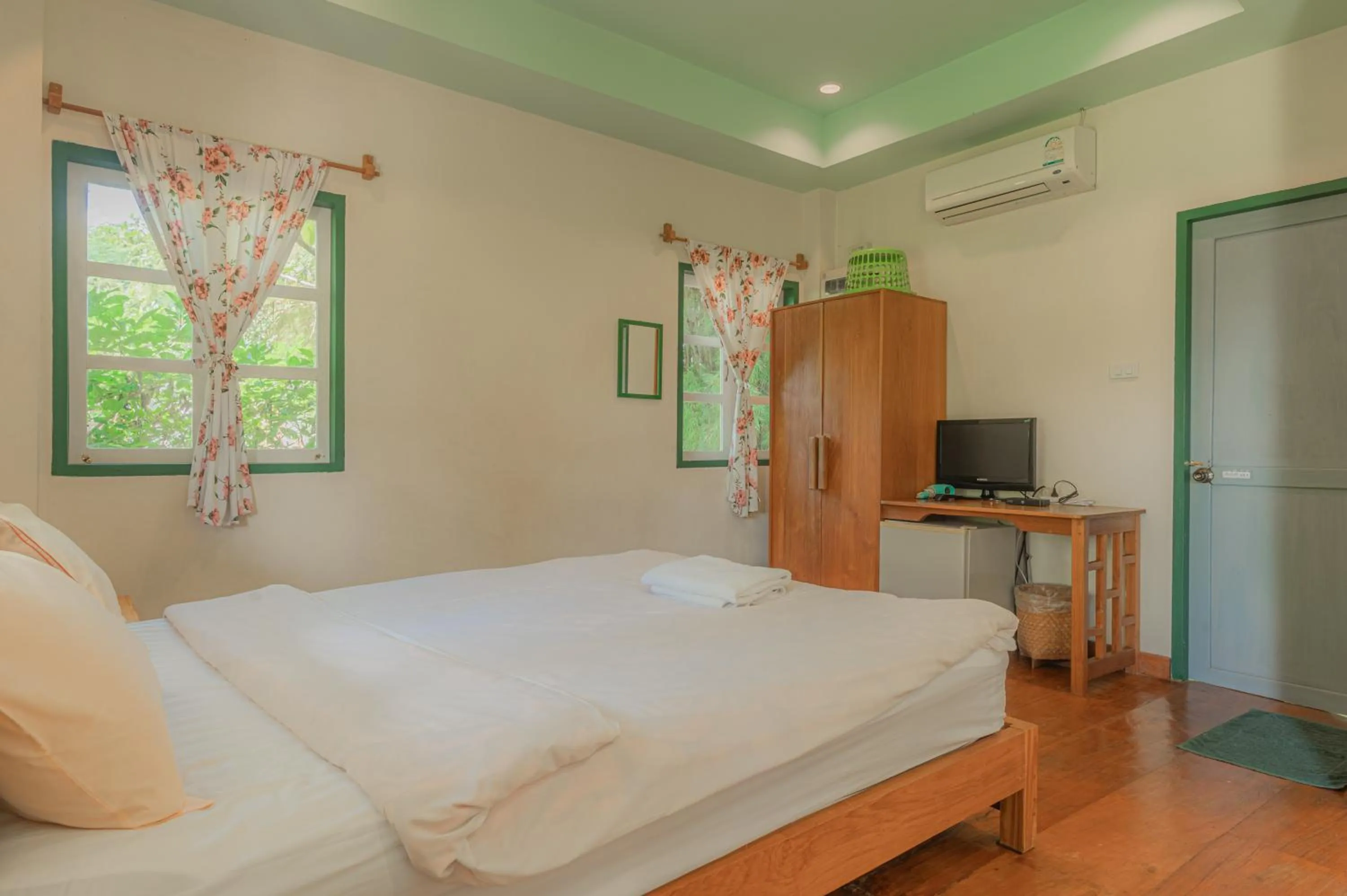 Property building, Bed in Pai Flora Resort