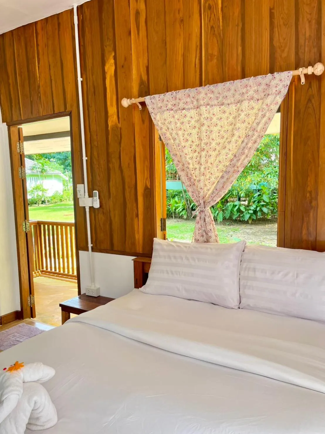Bedroom, Bed in Pai Flora Resort