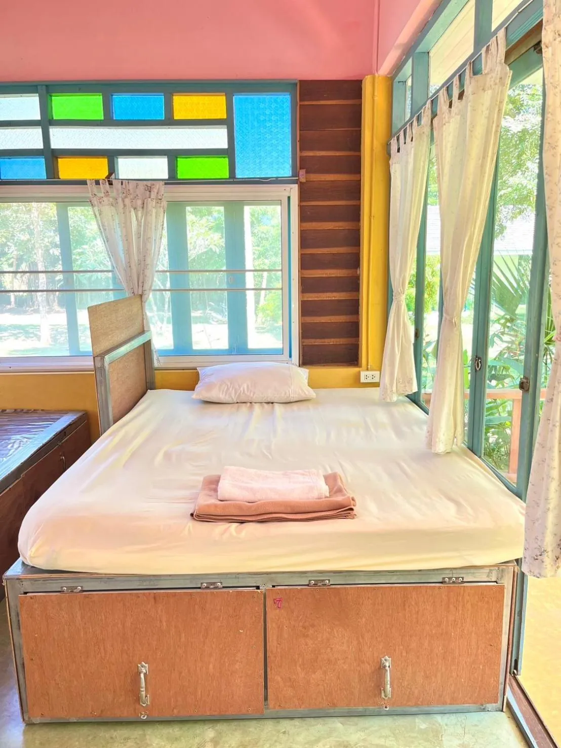 Bed in Pai Flora Resort