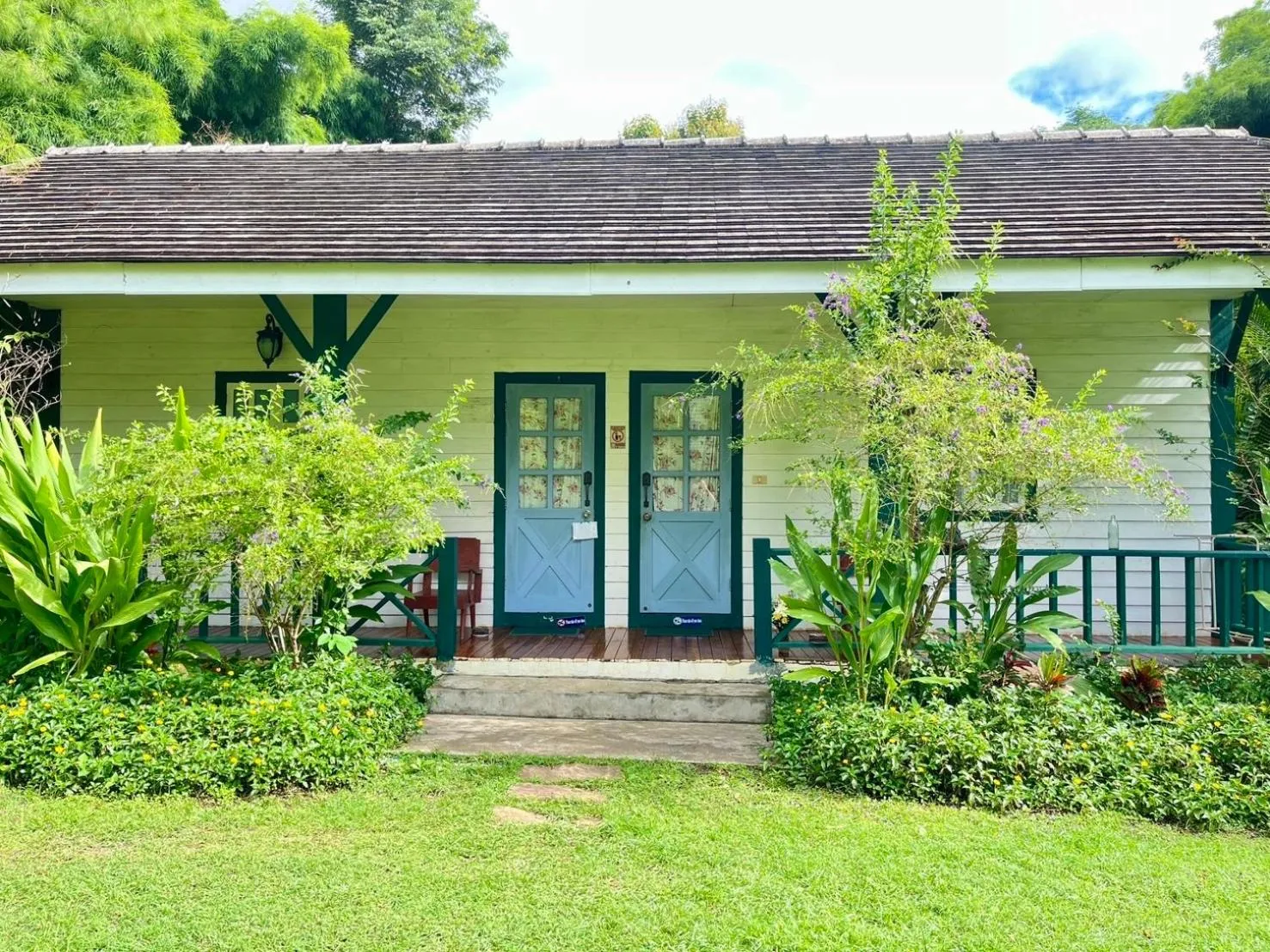 Property building in Pai Flora Resort