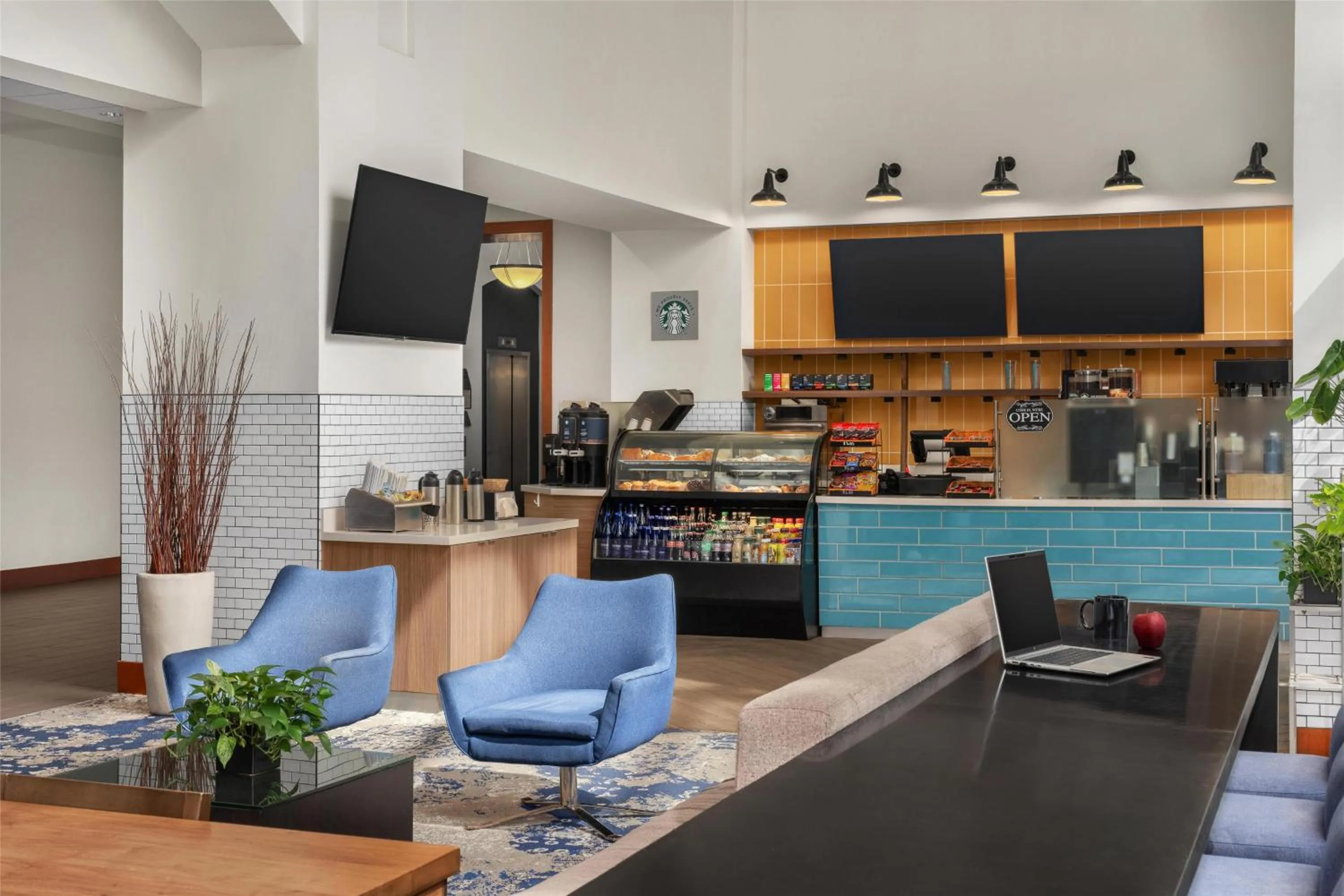 Restaurant/places to eat in Embassy Suites Boston at Logan Airport