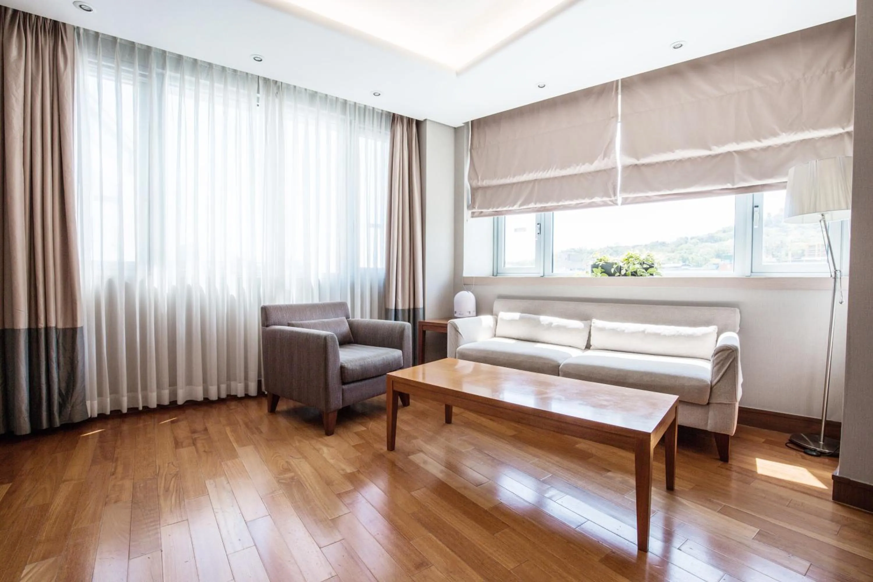 Living room in Hotel Prince Seoul