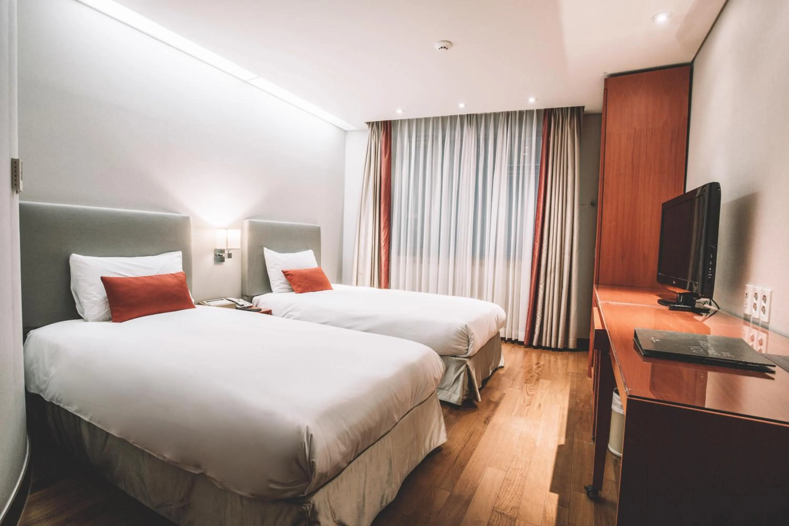 Photo of the whole room, Bed in Hotel Prince Seoul