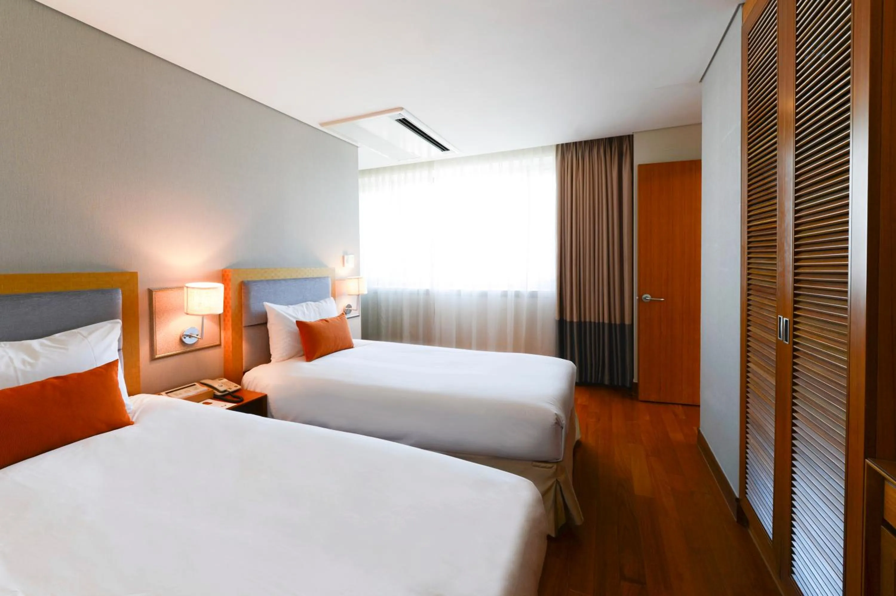 Photo of the whole room, Bed in Hotel Prince Seoul