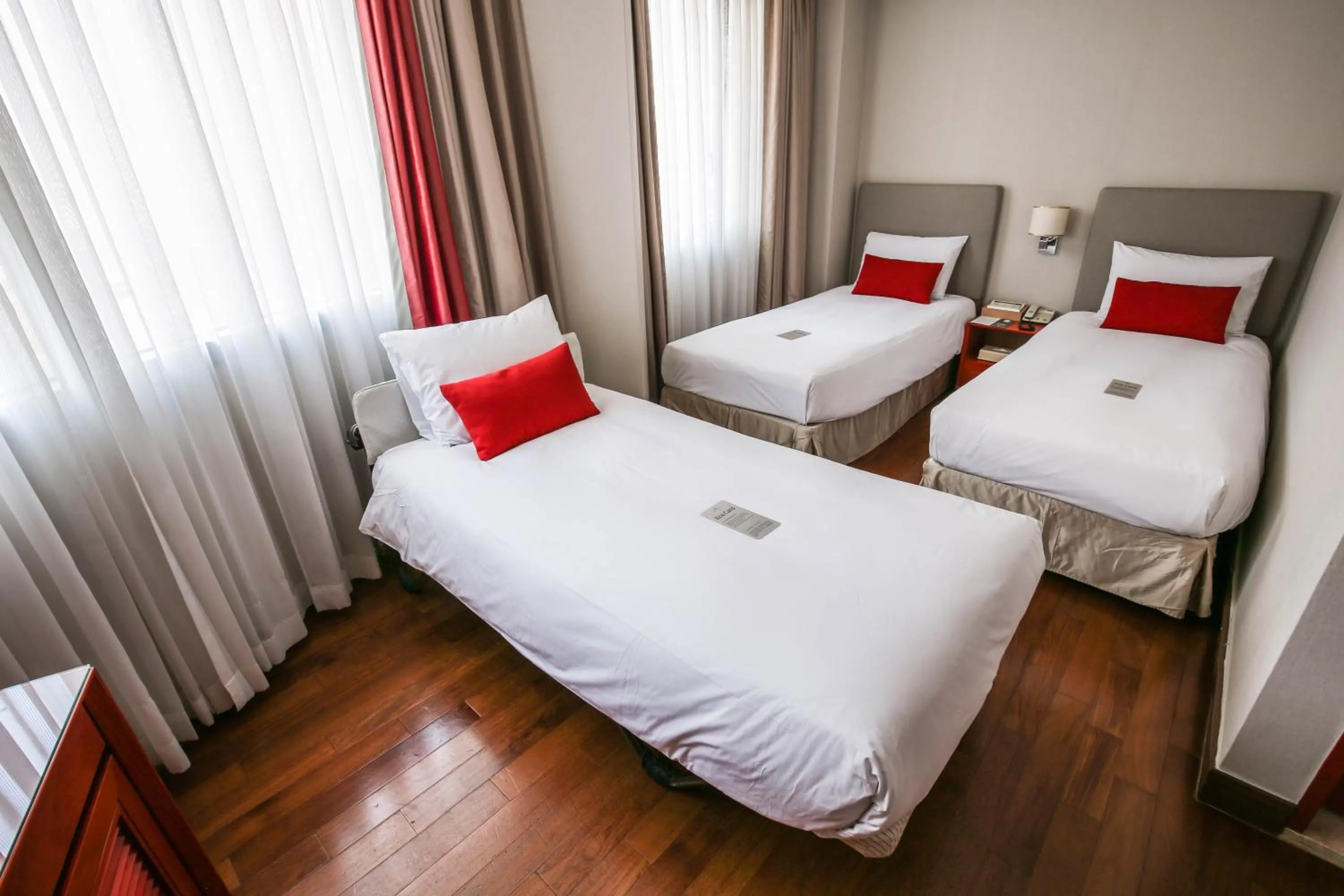 Photo of the whole room, Bed in Hotel Prince Seoul