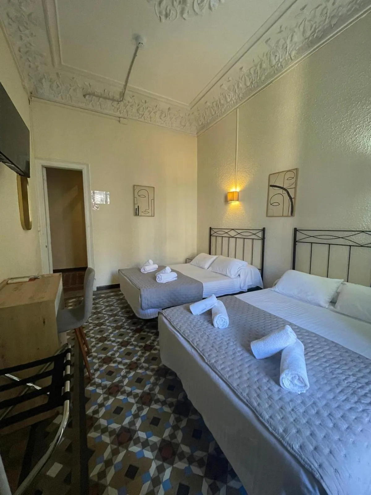 Bed in Hostal Balmes Centro