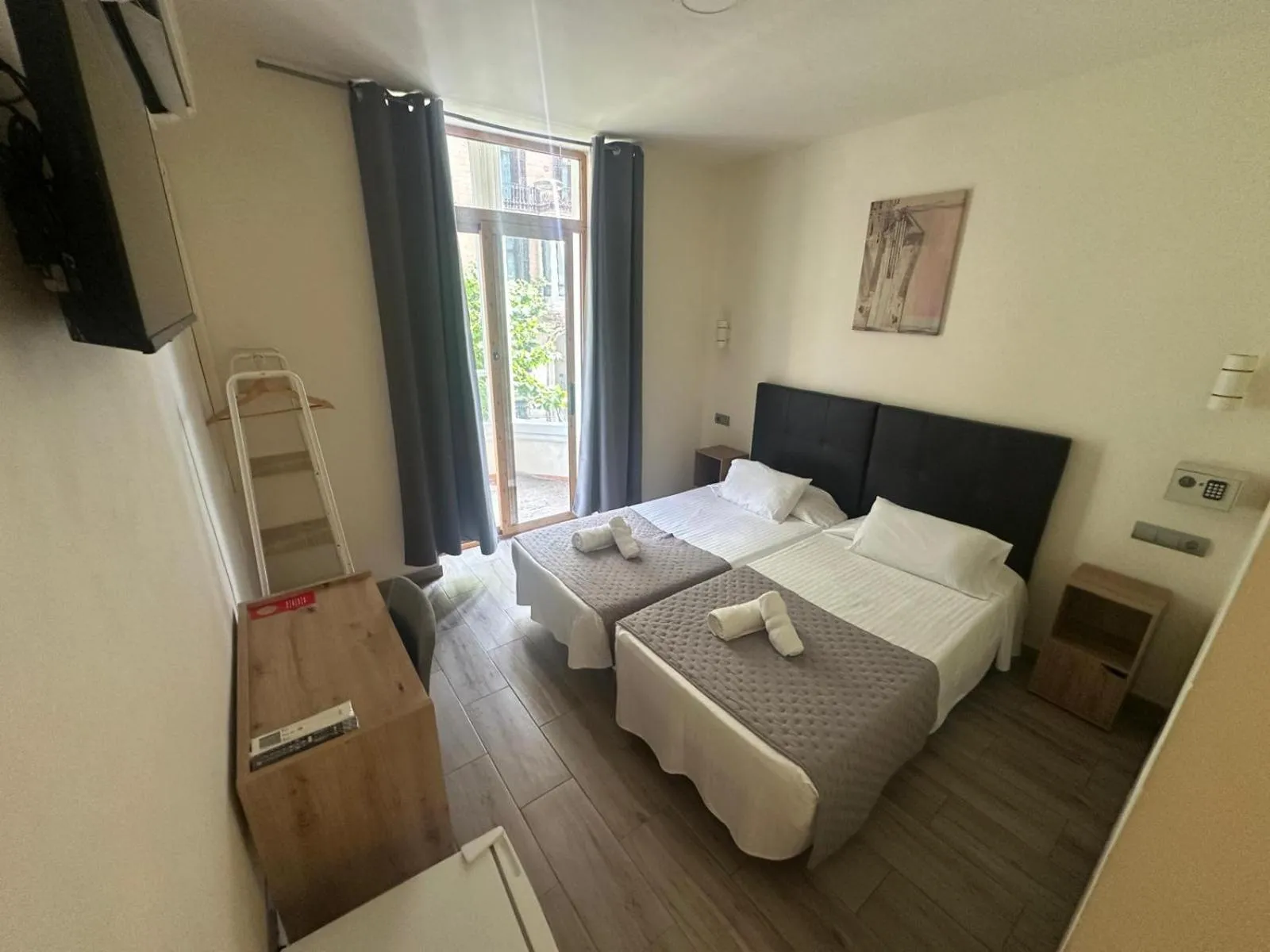 Bed in Hostal Balmes Centro