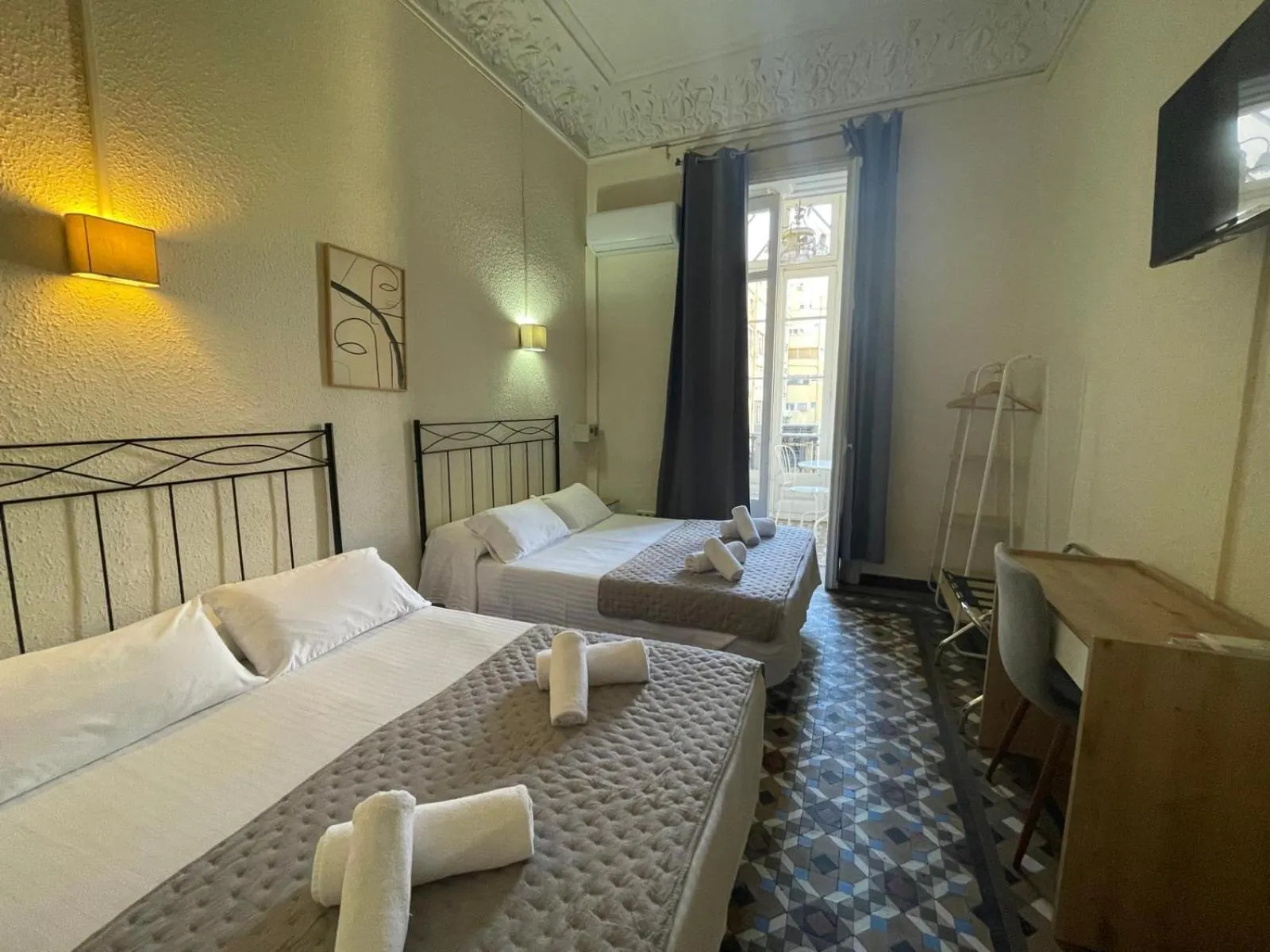 Bed in Hostal Balmes Centro