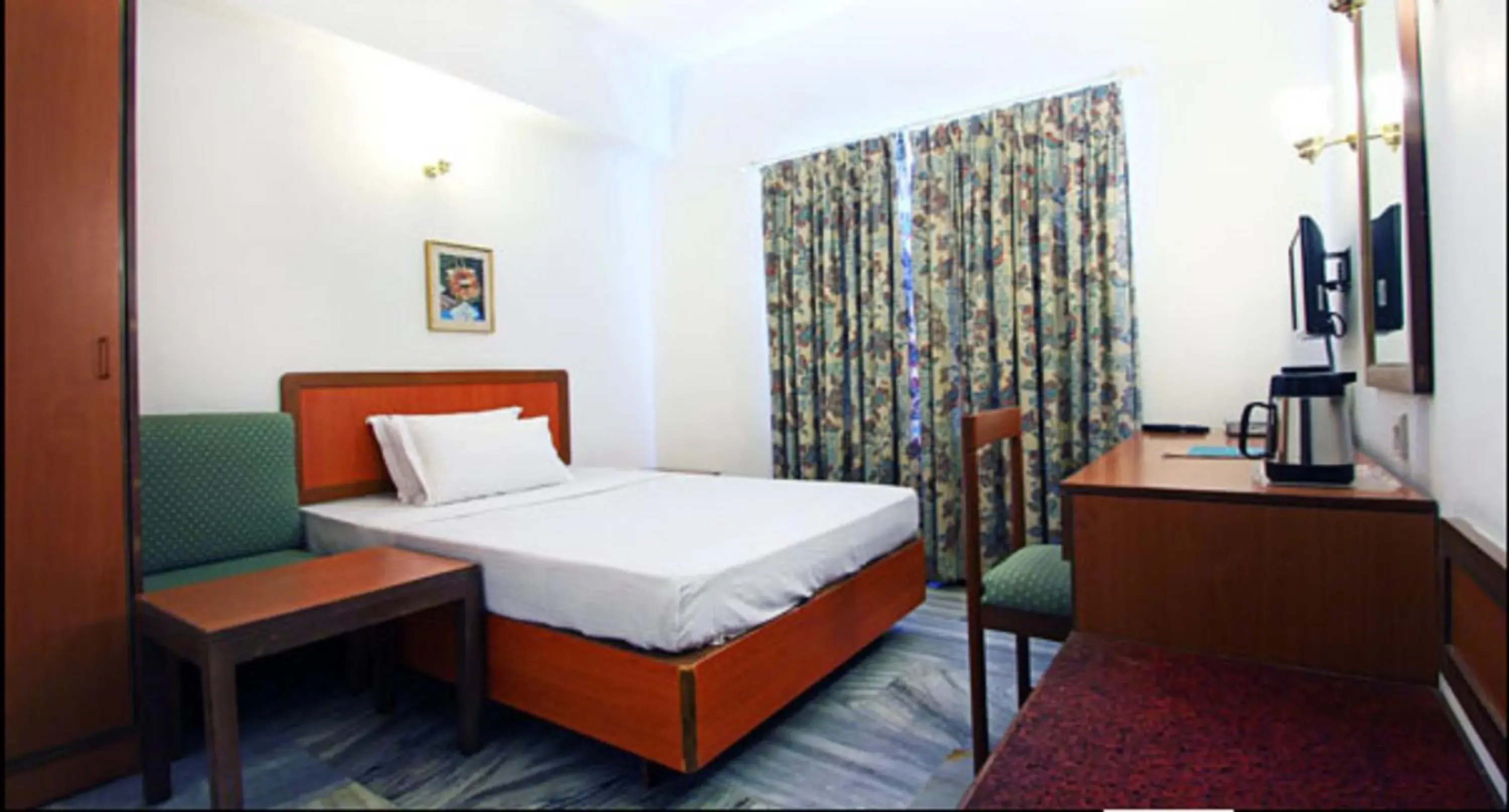 Photo of the whole room in Abad Metro Photo of the whole room in Abad Metro