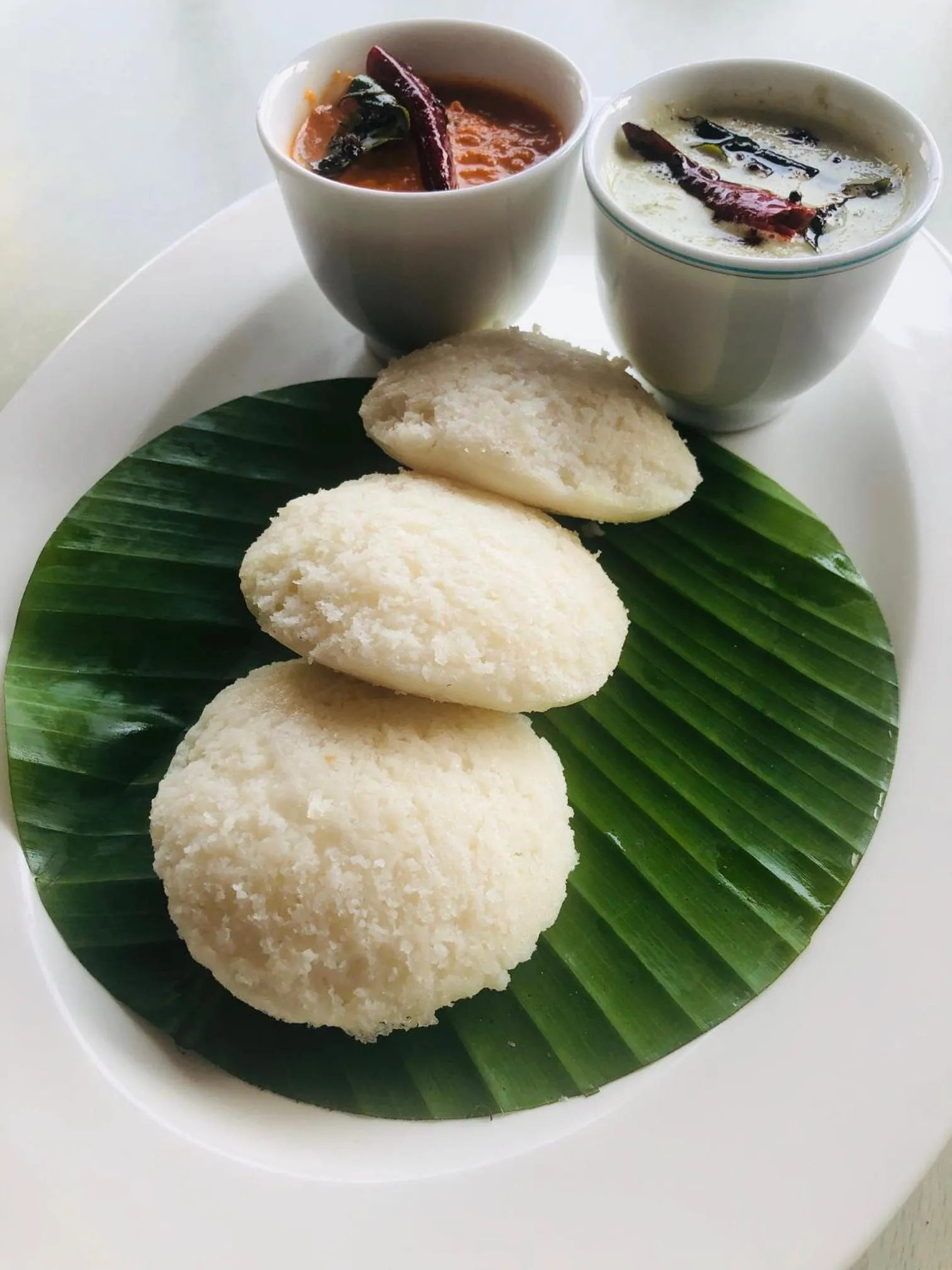Breakfast in Abad Metro
