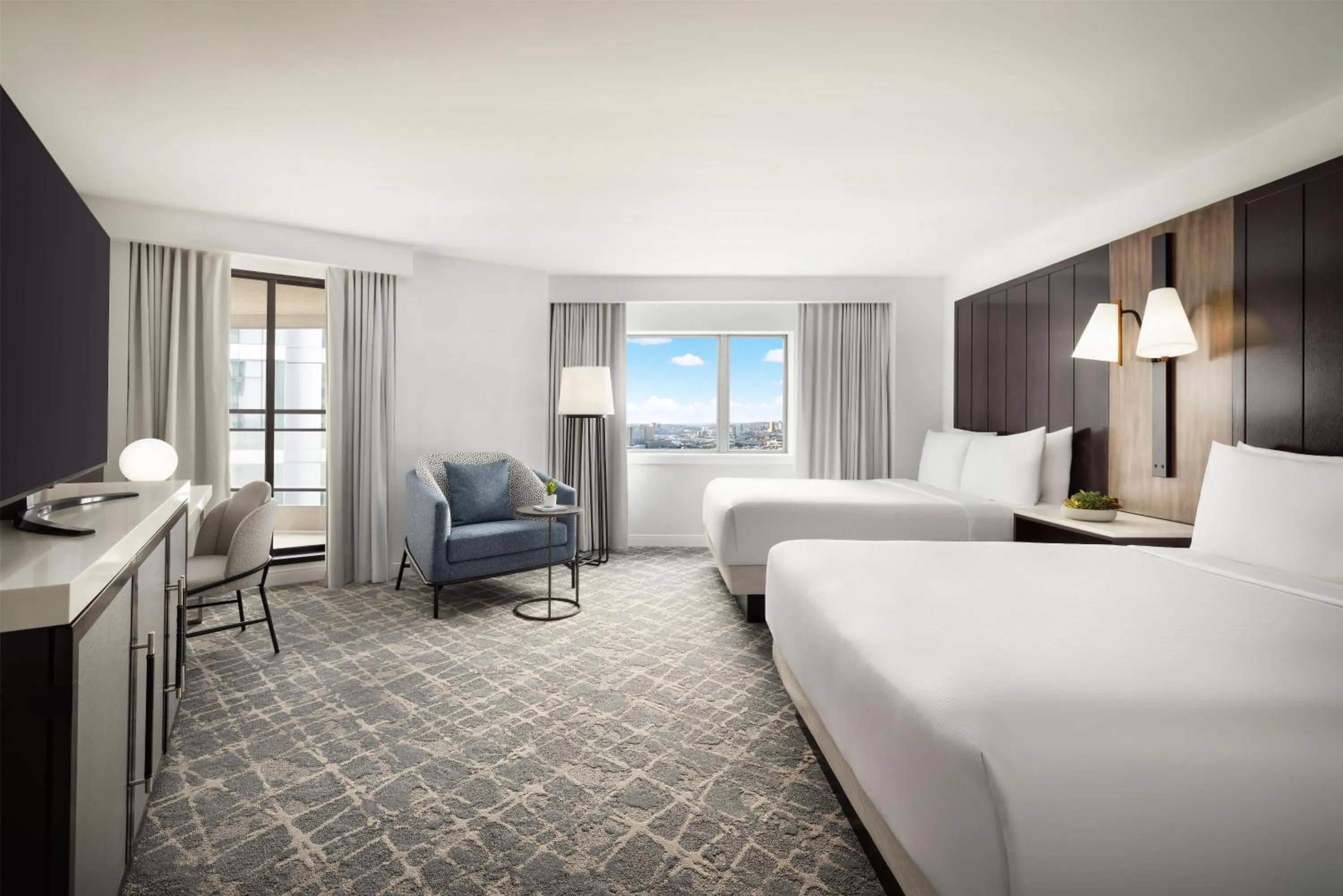 Living room, Bed in Hilton Boston Back Bay