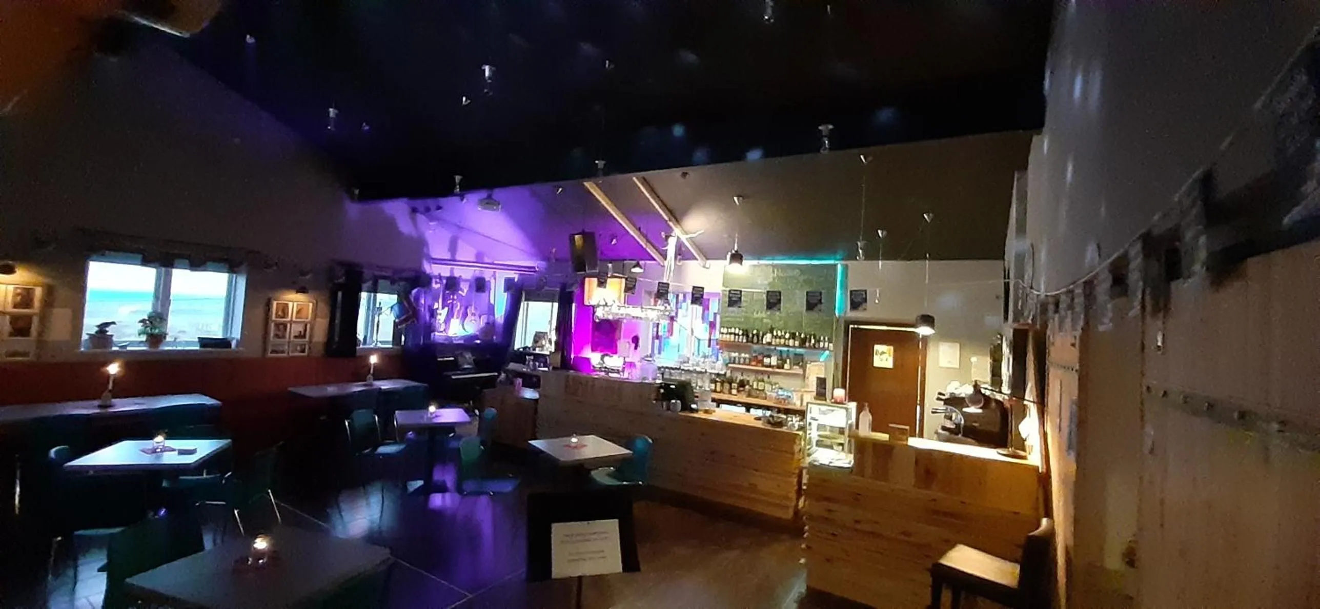 Restaurant/places to eat in Tehúsið Hostel