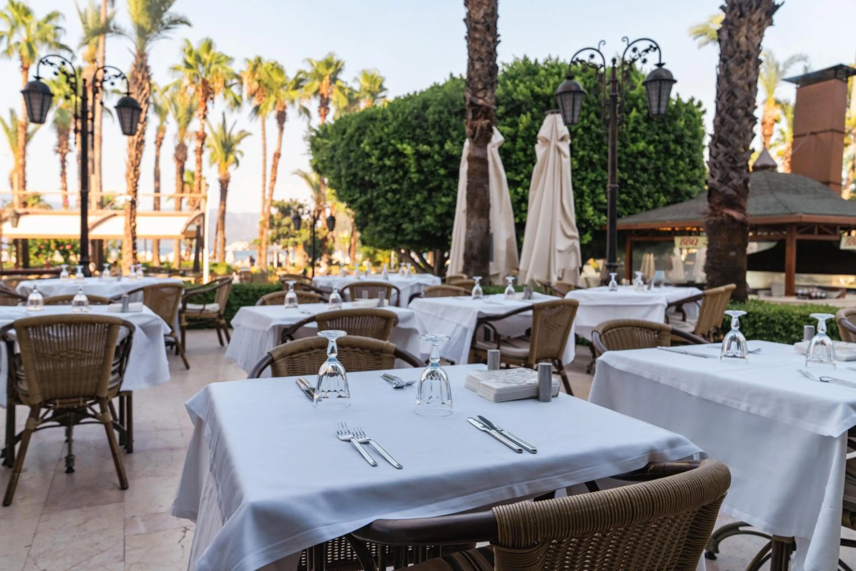 Restaurant/places to eat in Hotel Aqua