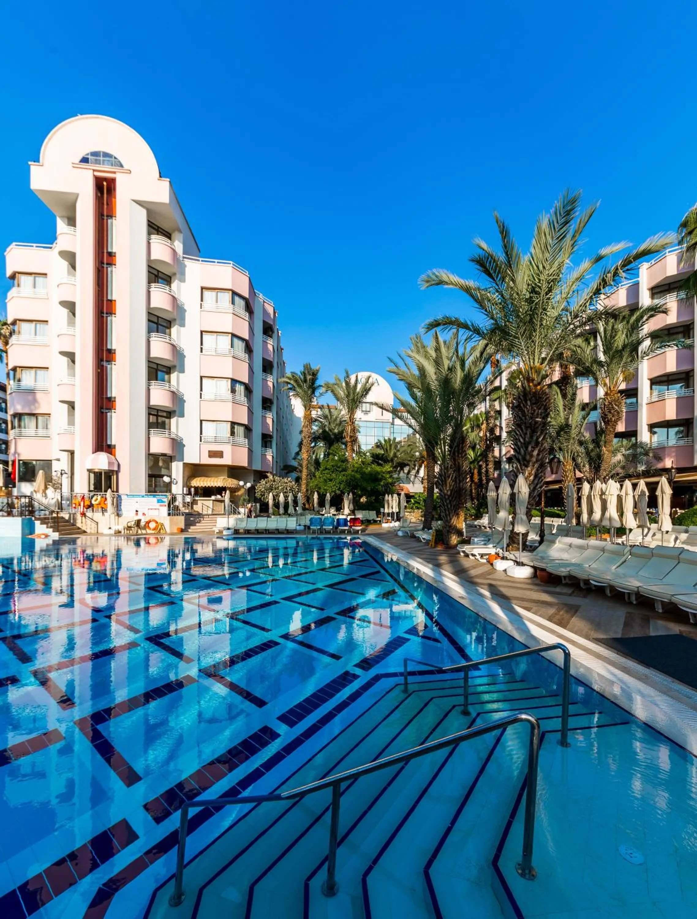 Swimming pool in Hotel Aqua