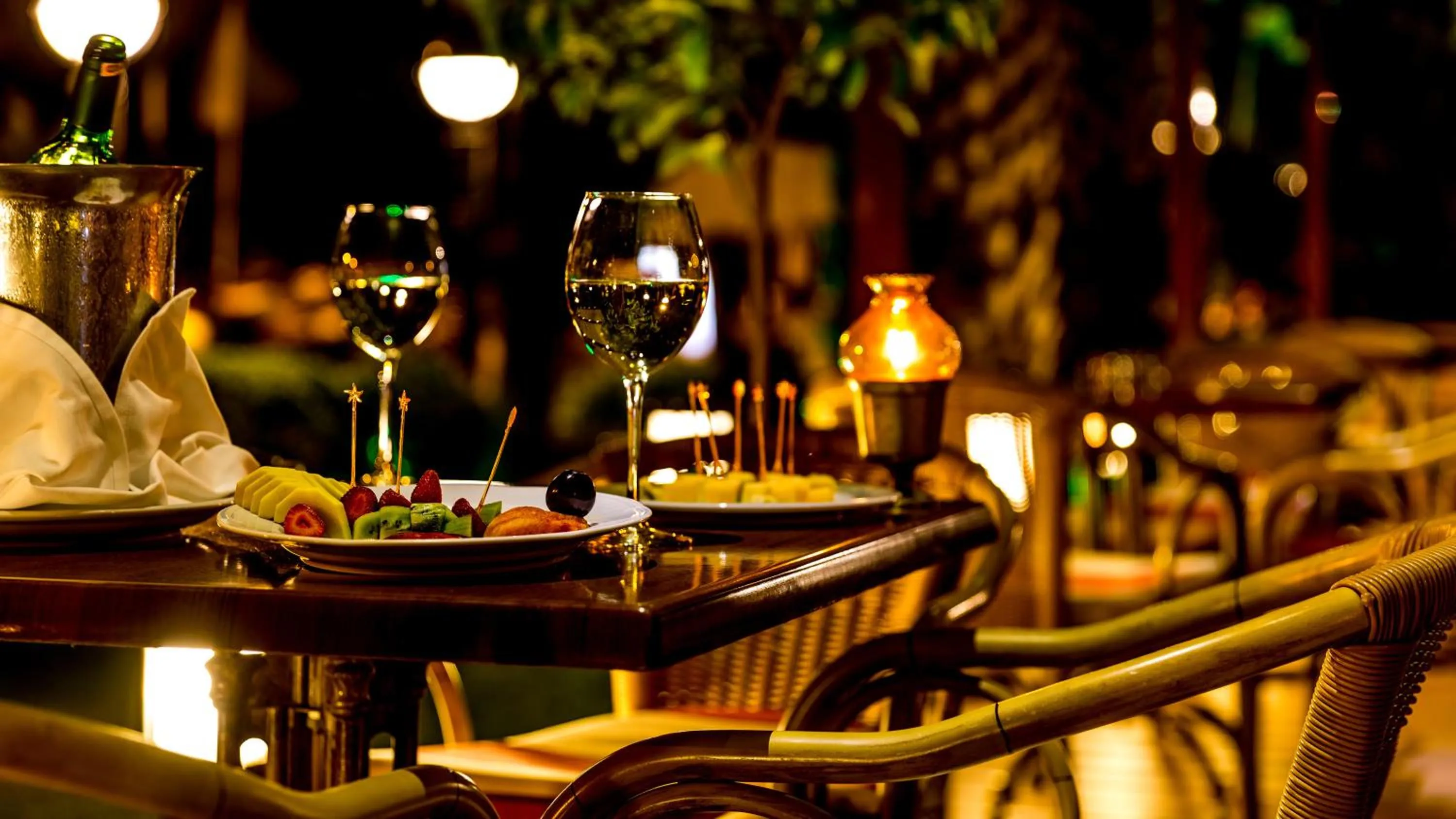 Evening entertainment in Hotel Aqua