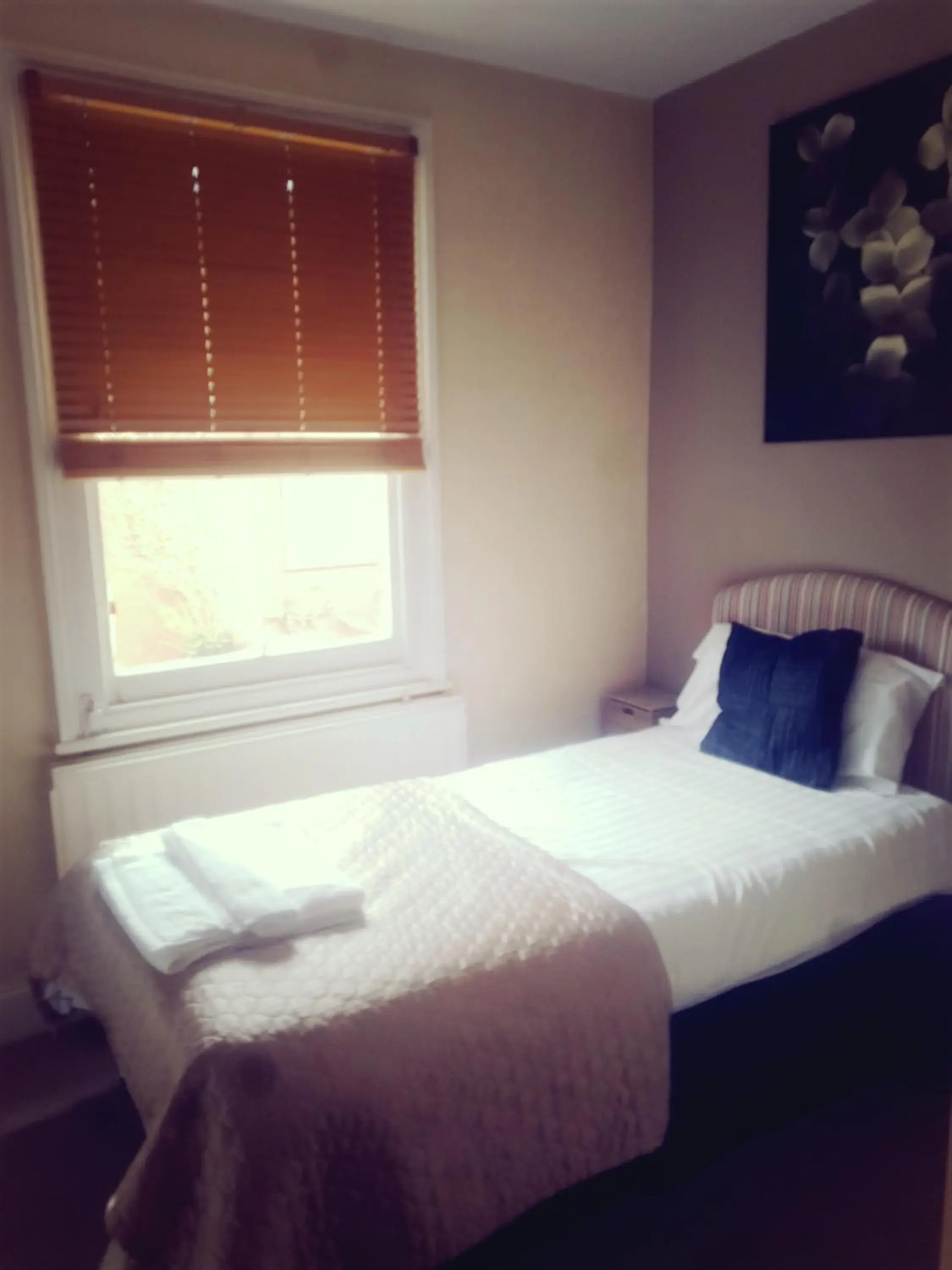 Bed in The Wimbledon Hotel Bed in The Wimbledon Hotel