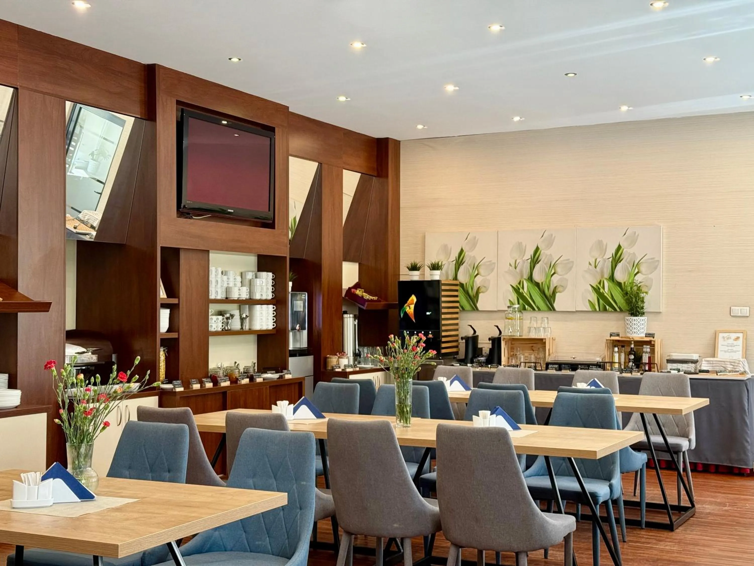 Buffet breakfast in Boutique Hotel's I Milionowa