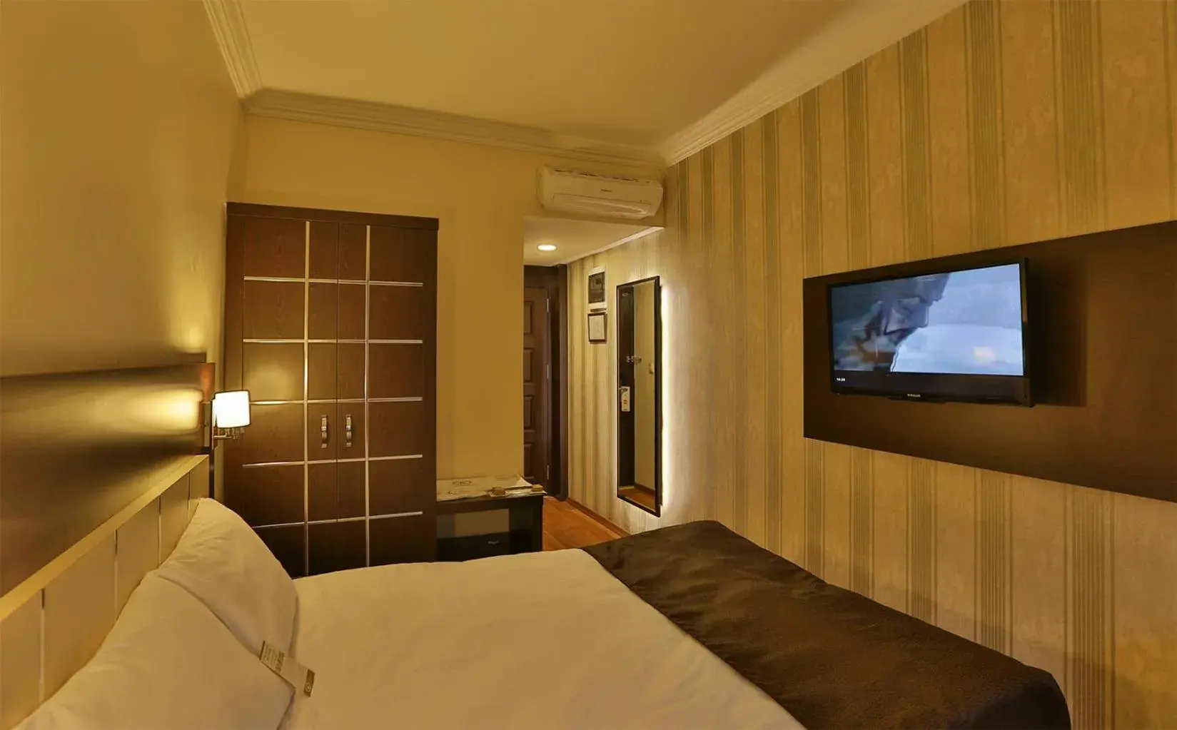 Photo of the whole room, Bed in Gaziantep Garni Hotel Photo of the whole room, Bed in Gaziantep Garni Hotel