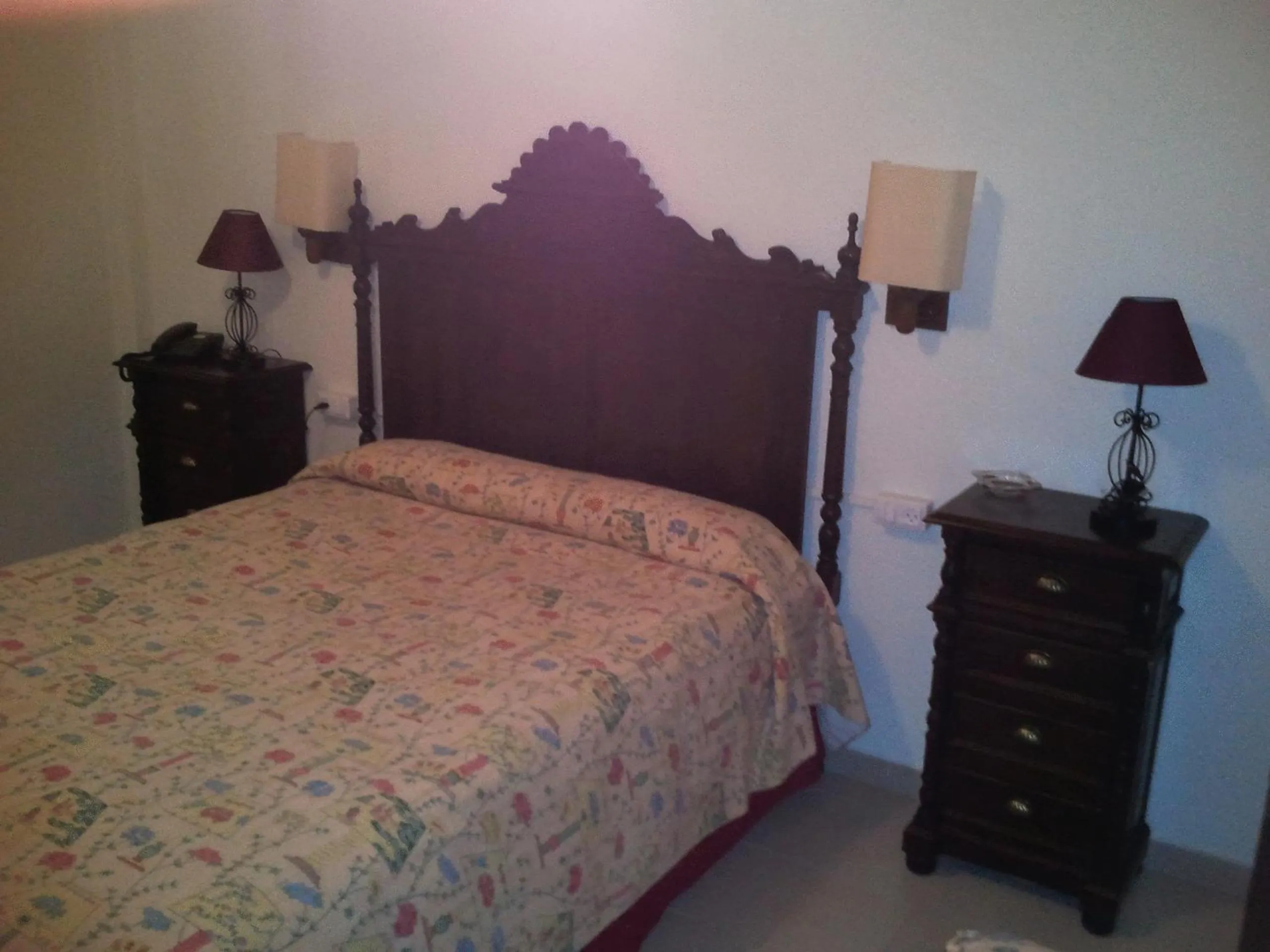 Photo of the whole room, Bed in Hotel Castillo de Montemayor