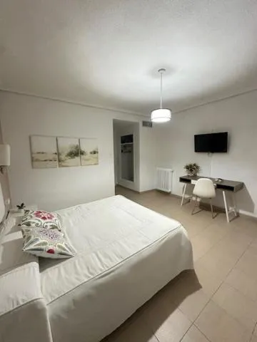 Bed in Hotel Castillo de Montemayor