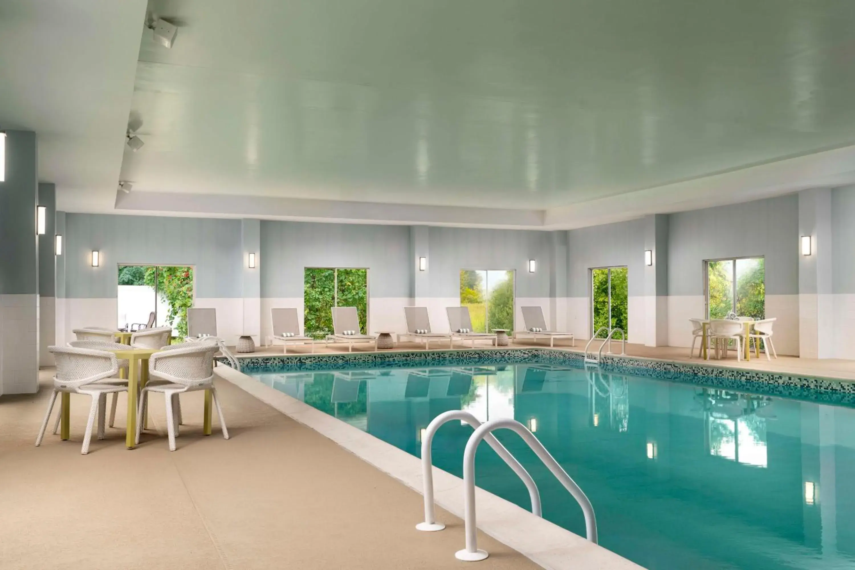 Pool view in Hilton Garden Inn Boston-Burlington Pool view in Hilton Garden Inn Boston-Burlington