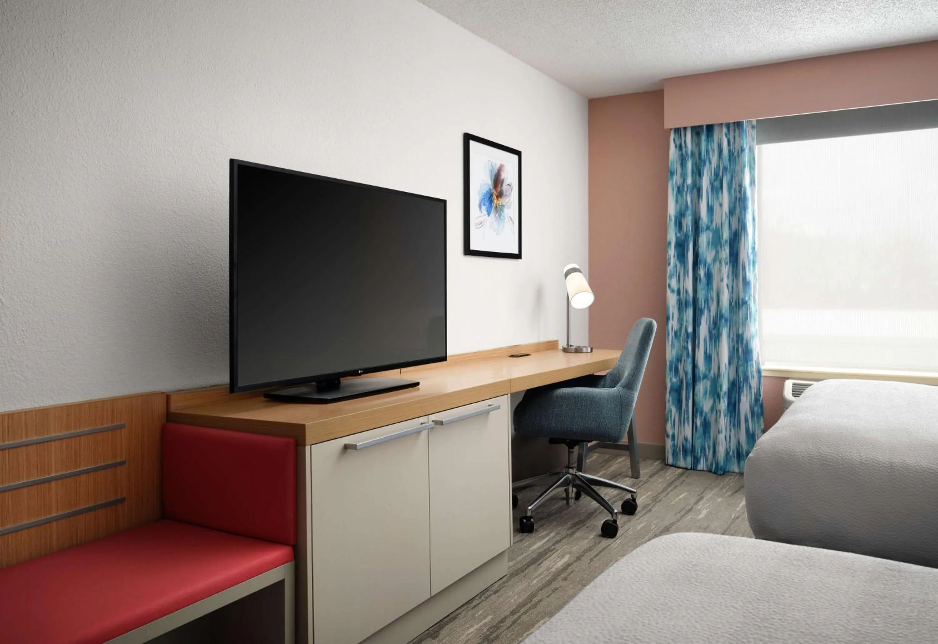 Bedroom, Bed in Hilton Garden Inn Boston-Burlington