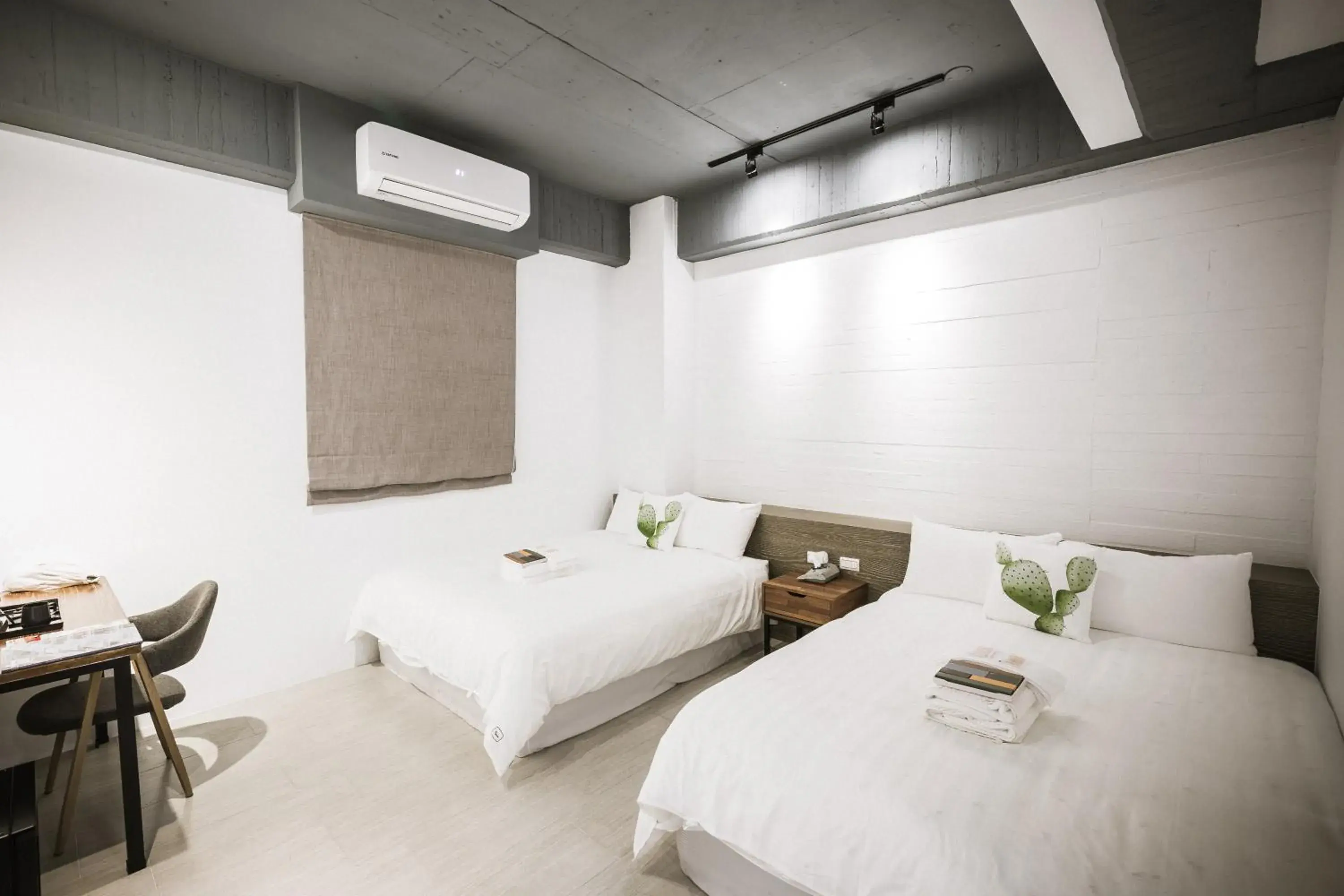 Bedroom, Bed in Tiin Tinn - Rivershore B&B Bedroom, Bed in Tiin Tinn - Rivershore B&B