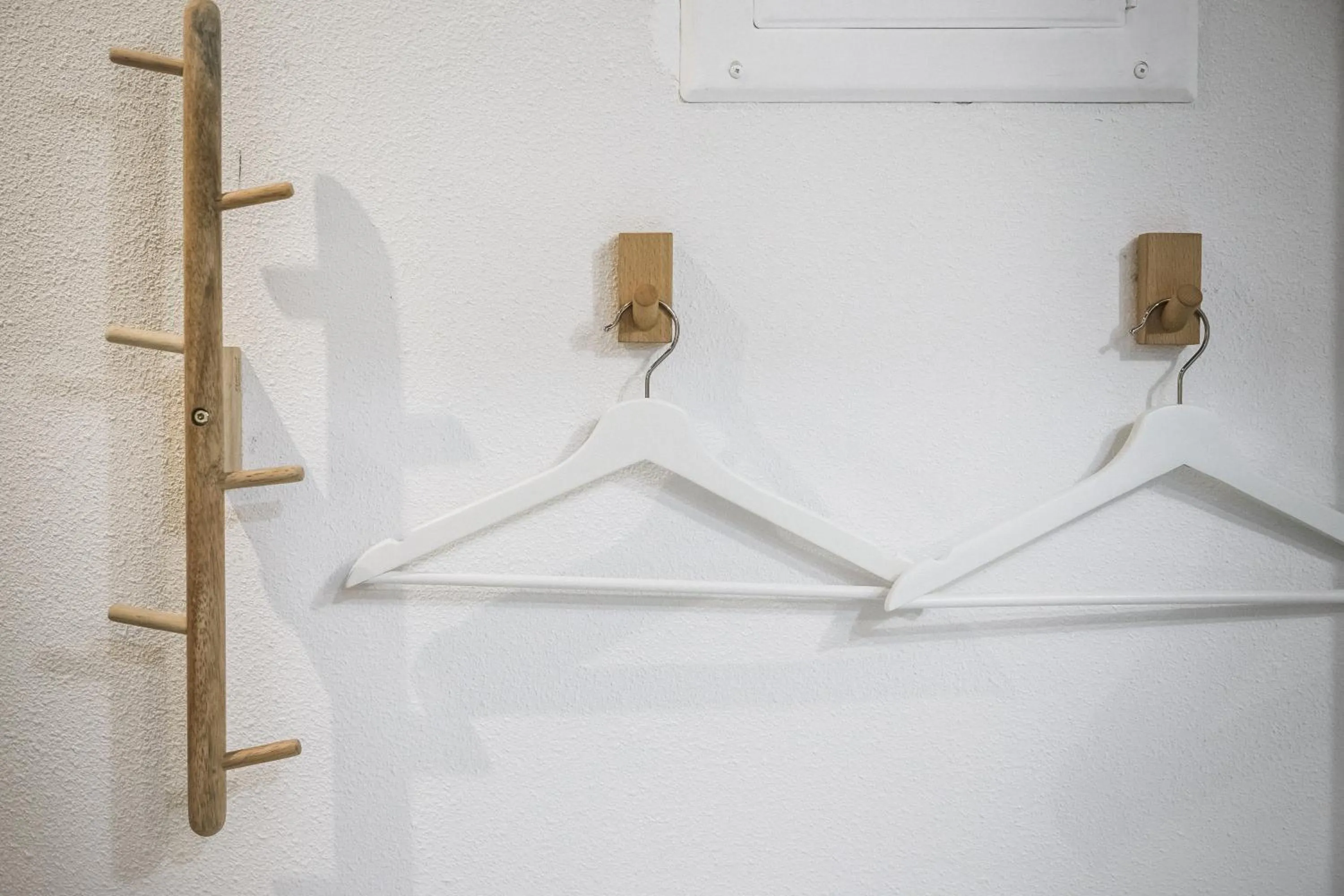 wardrobe in Tiin Tinn - Rivershore B&B