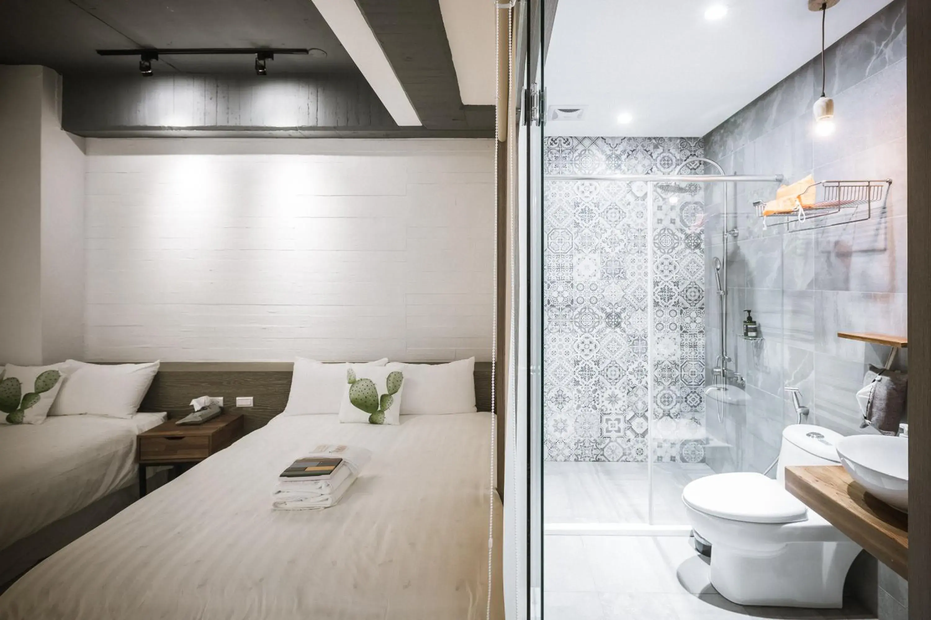 Photo of the whole room, Bed in Tiin Tinn - Rivershore B&B Photo of the whole room, Bed in Tiin Tinn - Rivershore B&B