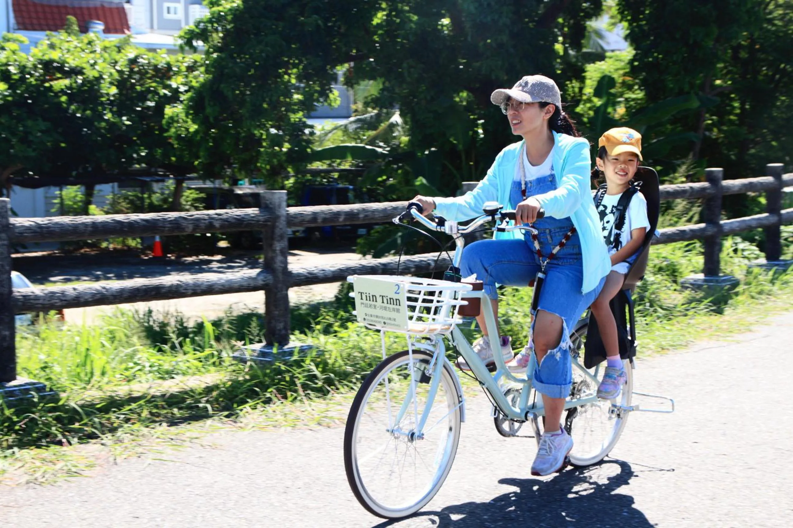 People in Tiin Tinn - Rivershore B&B