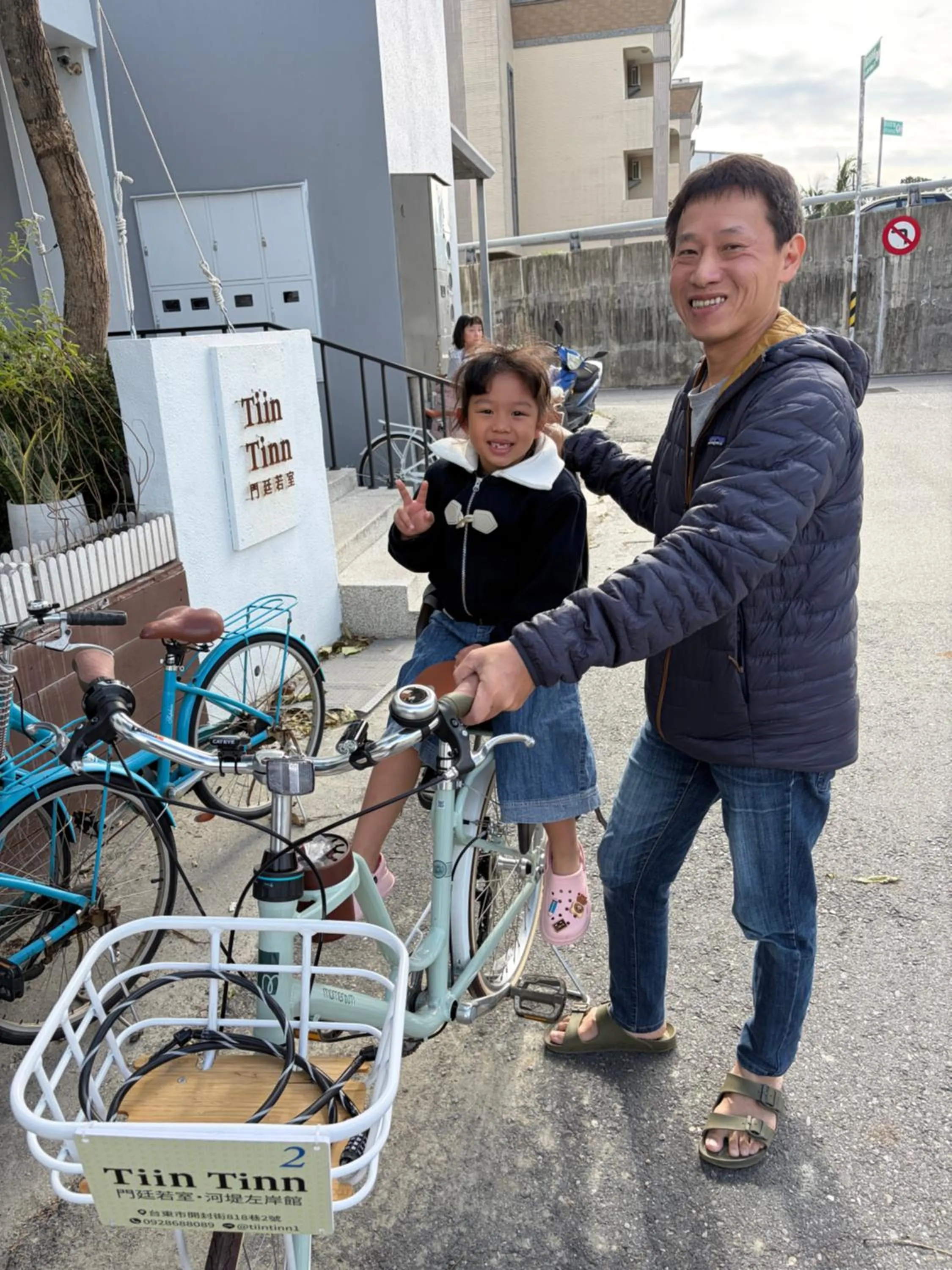 People in Tiin Tinn - Rivershore B&B