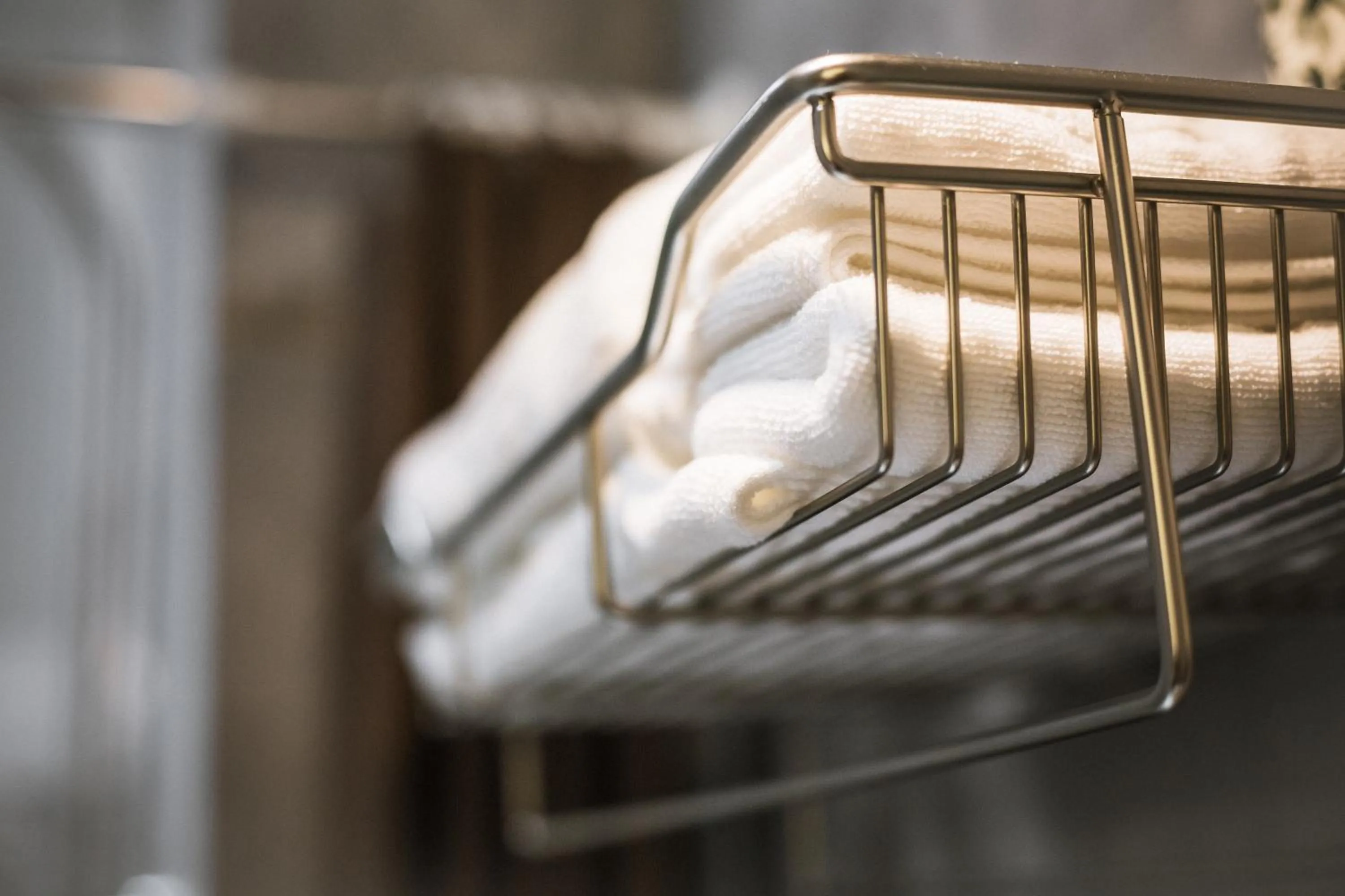 Bathroom, Bed in Tiin Tinn - Rivershore B&B