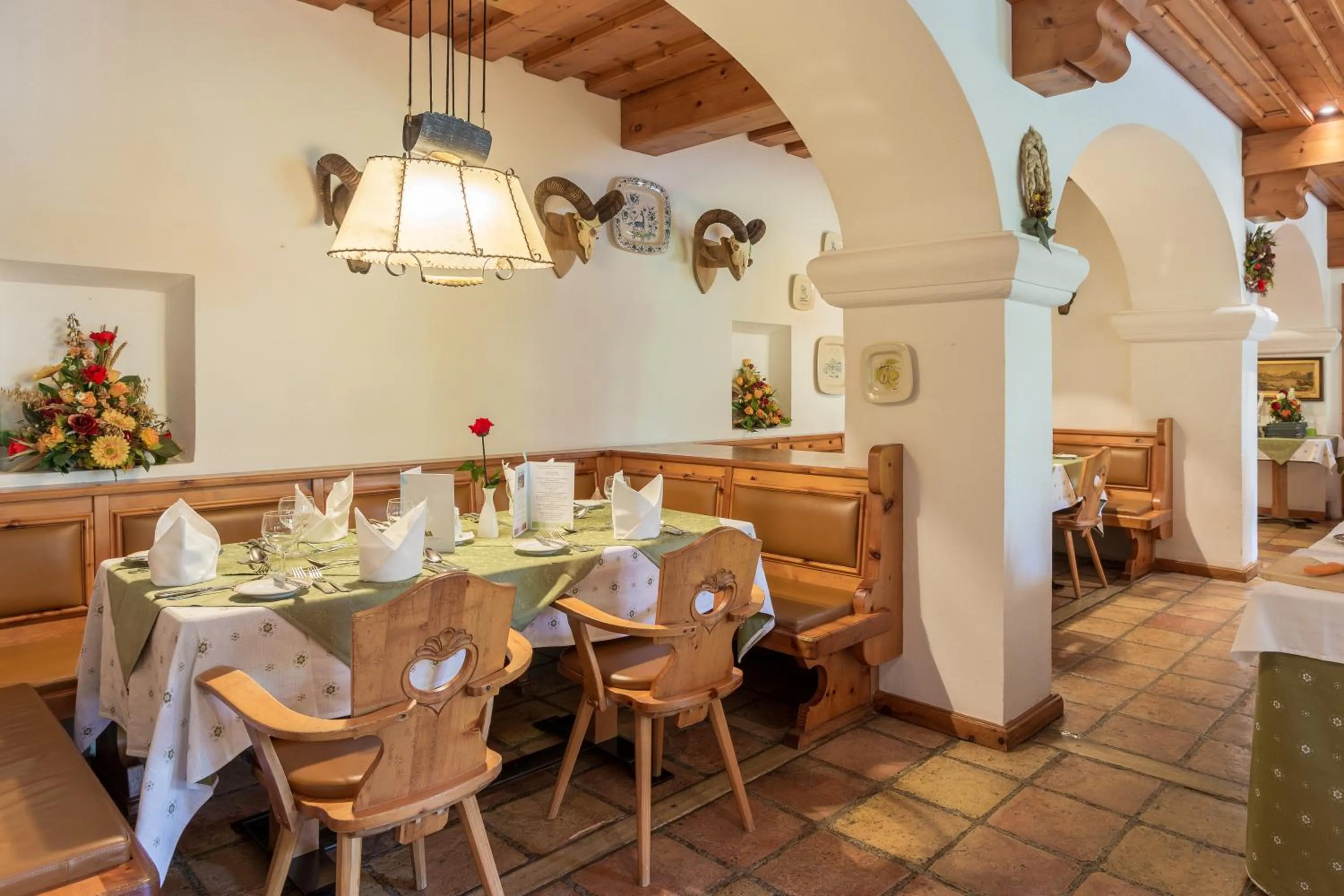 Restaurant/places to eat in Alpenland St Johann