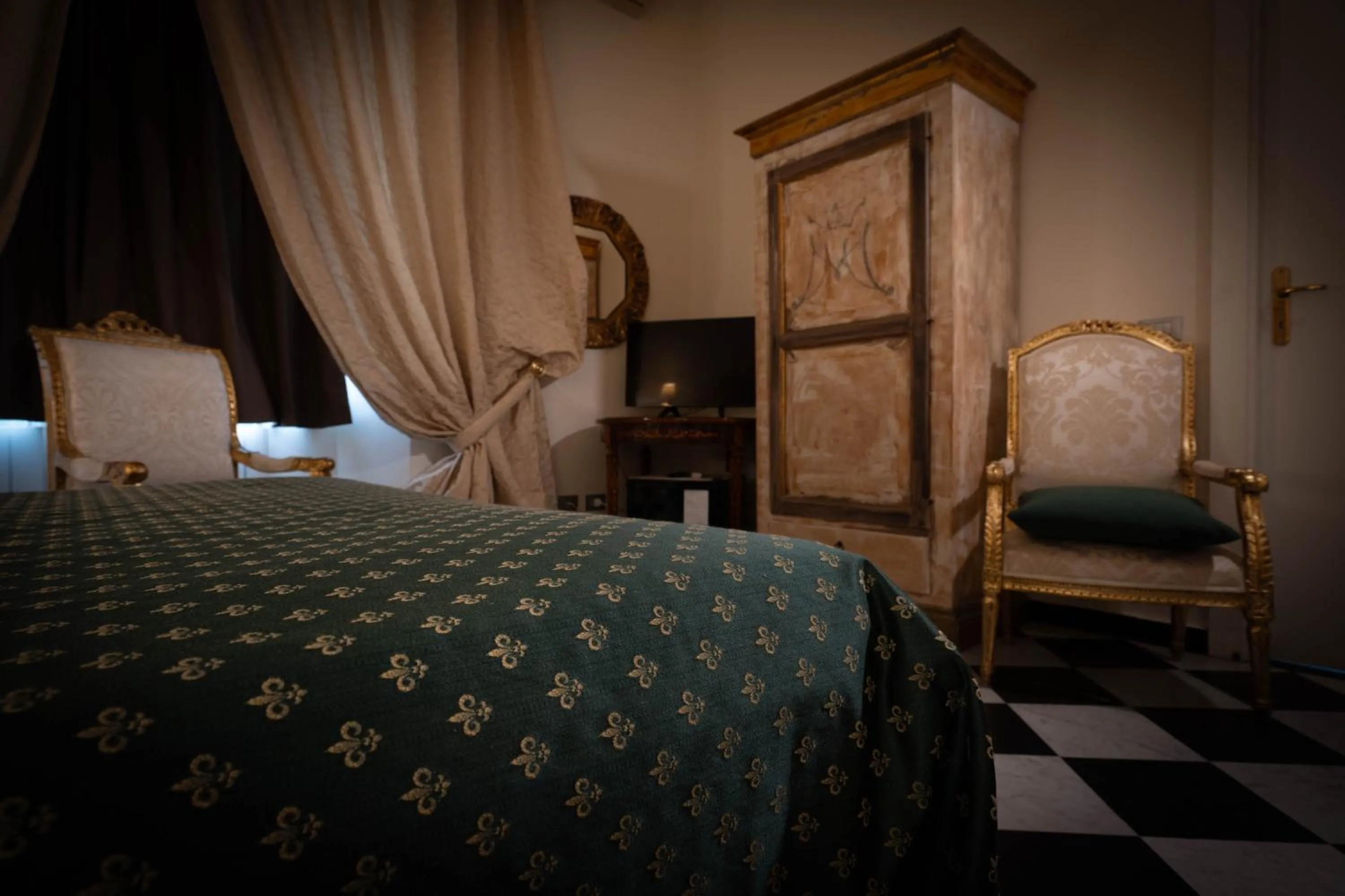 Bedroom, Bed in Morali Palace