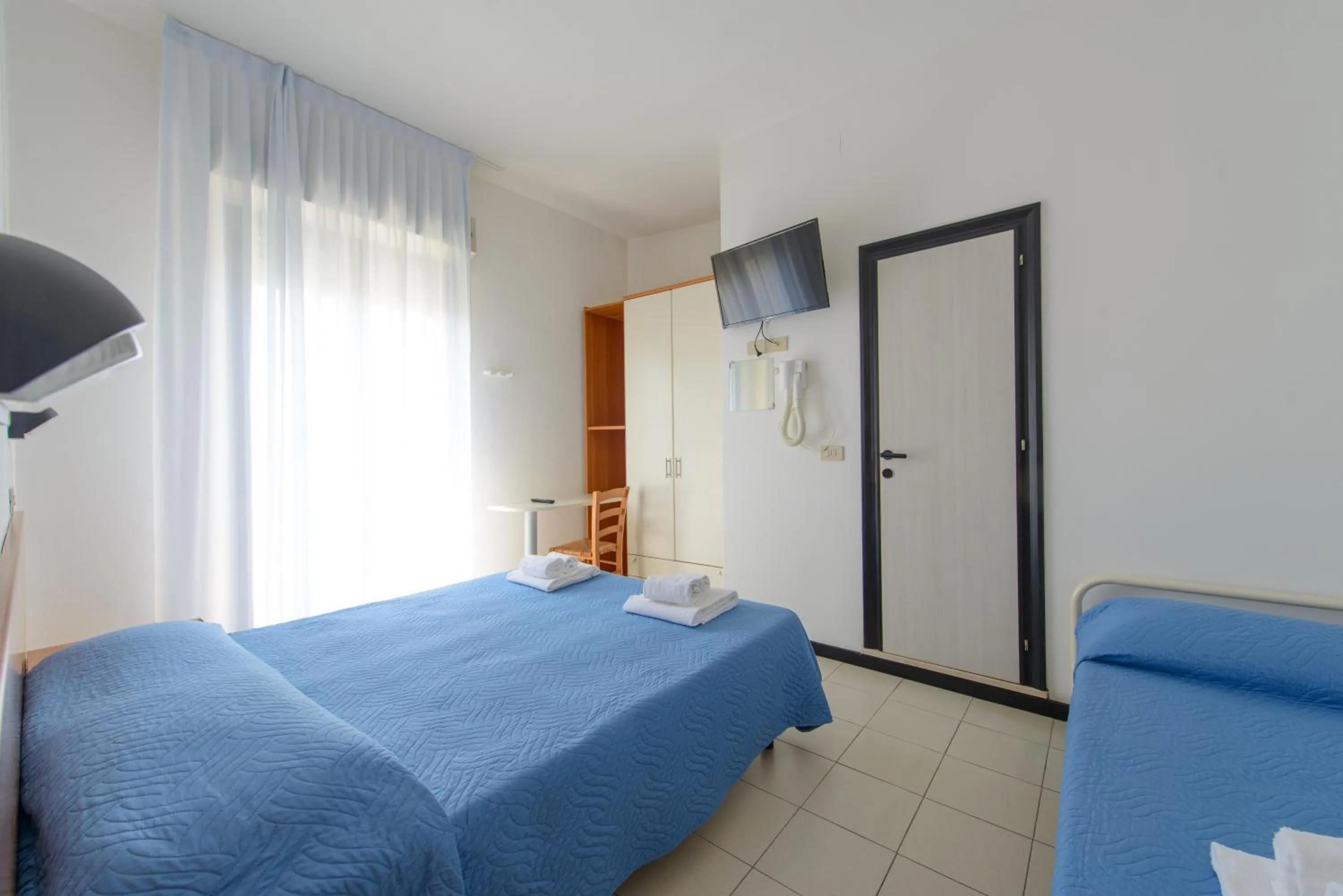 Photo of the whole room, Bed in Hotel Paloma Beach Front Chiringuitos Time