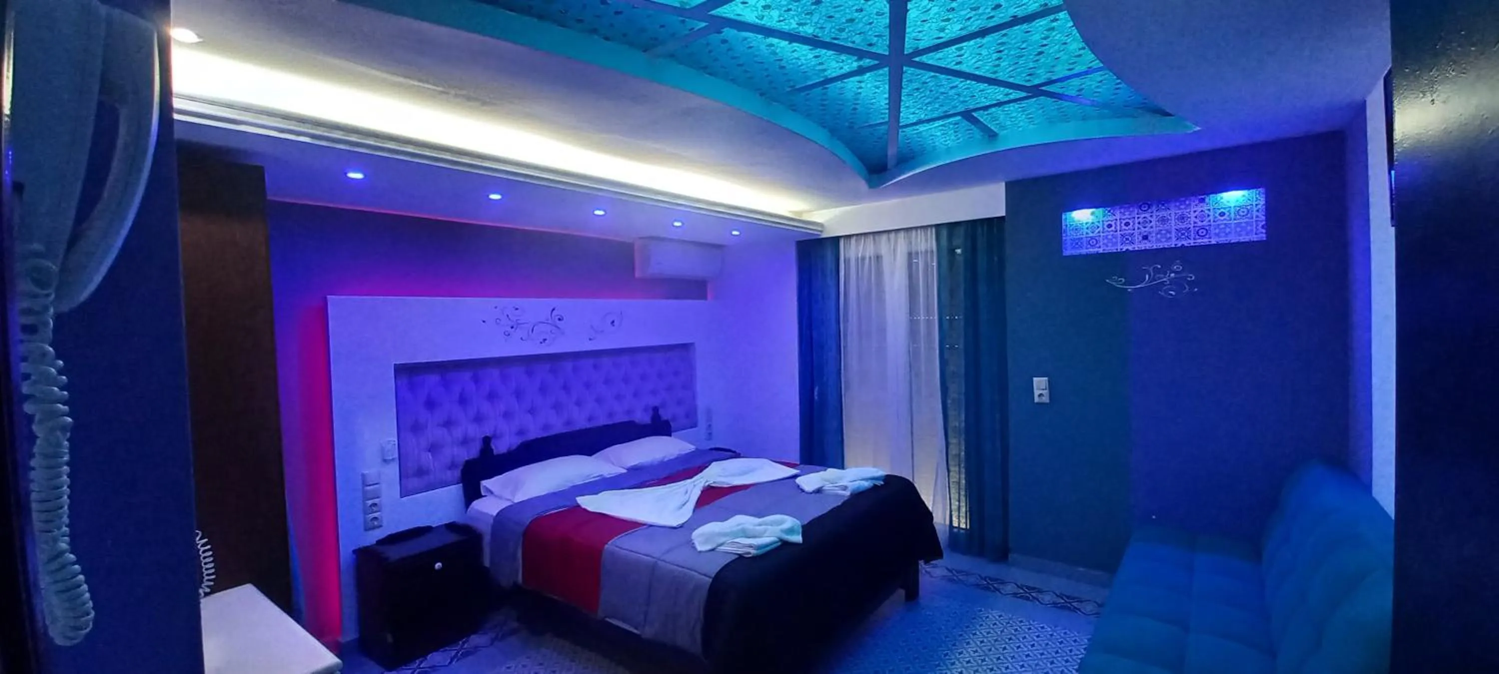 Bedroom, Bed in Blue Sea Beach Hotel