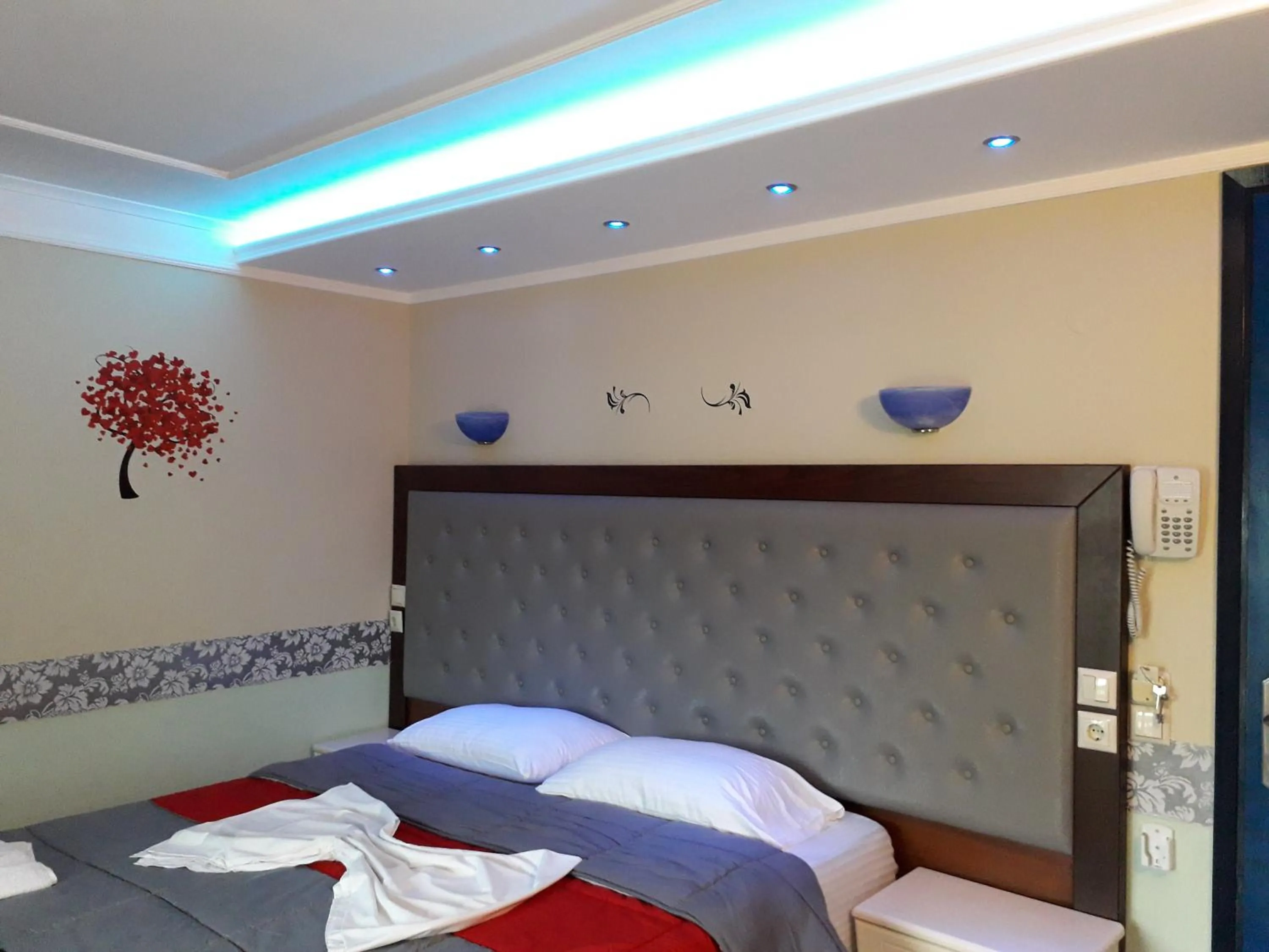 Bedroom, Bed in Blue Sea Beach Hotel