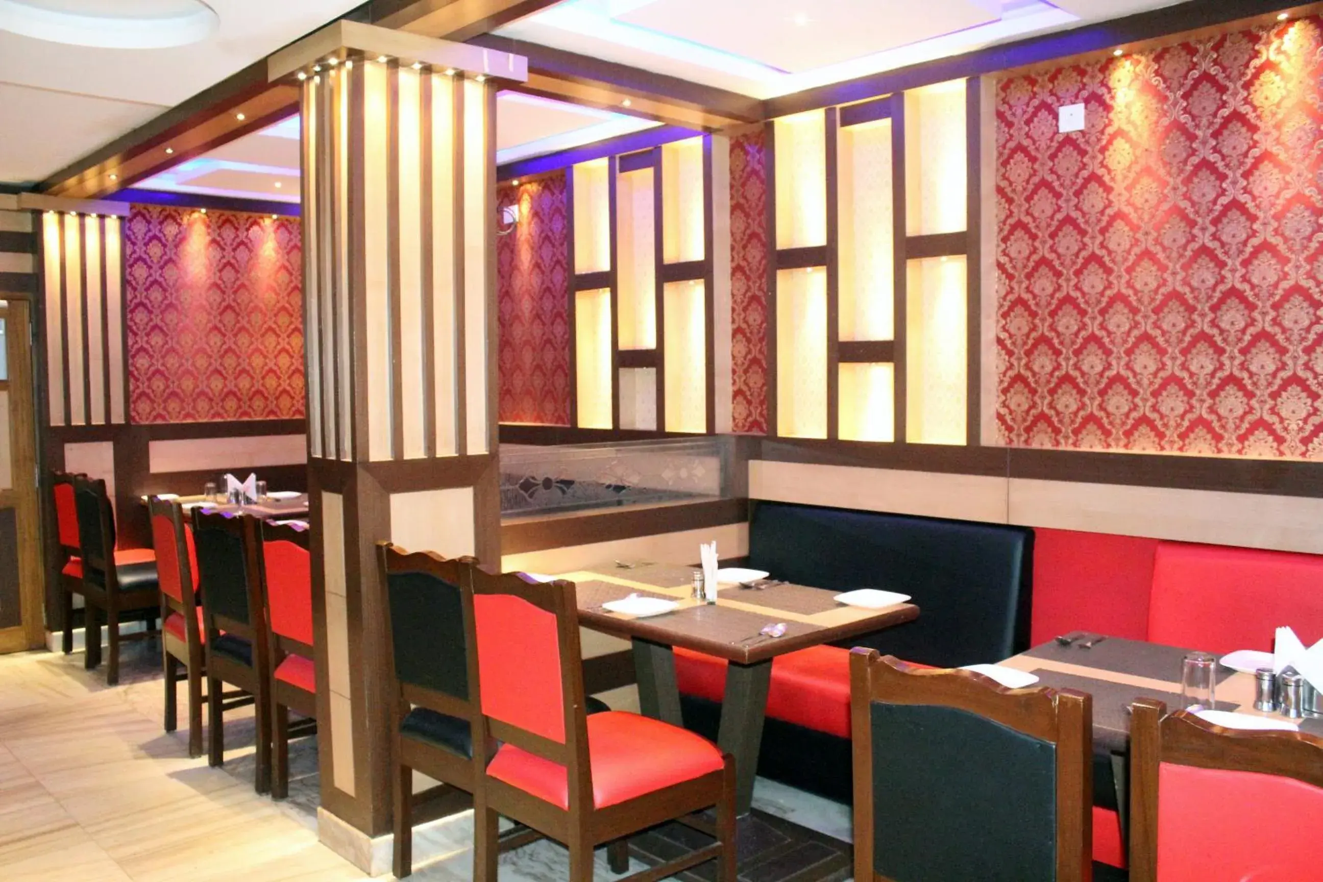 Restaurant/places to eat in Hotel Siddhartha Restaurant/places to eat in Hotel Siddhartha