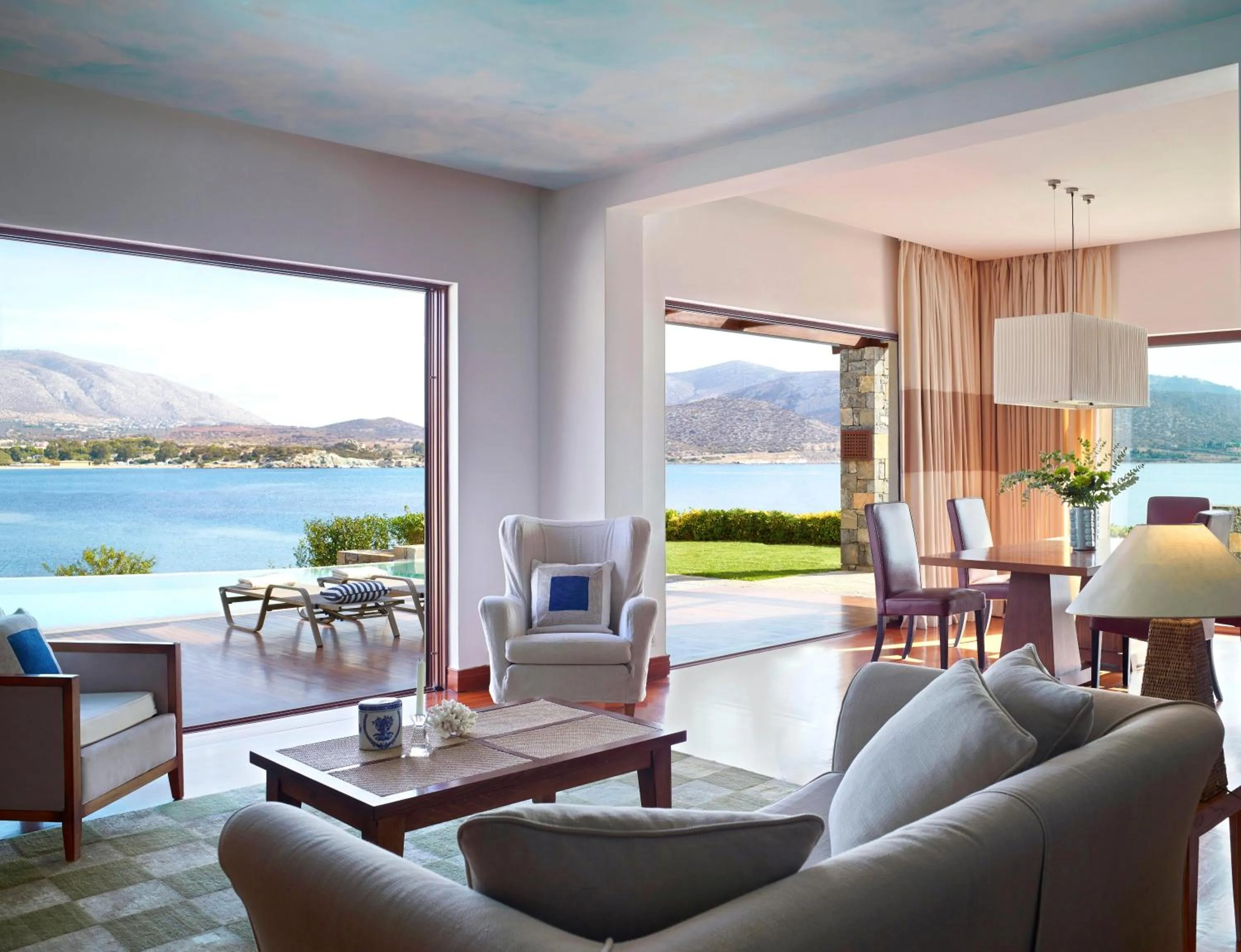 Photo of the whole room in Grand Resort Lagonissi